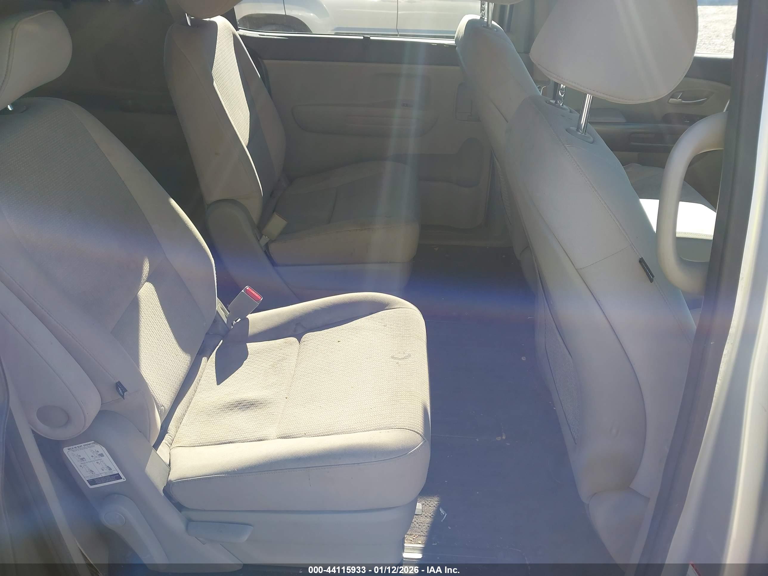 KIA SEDONA image 8