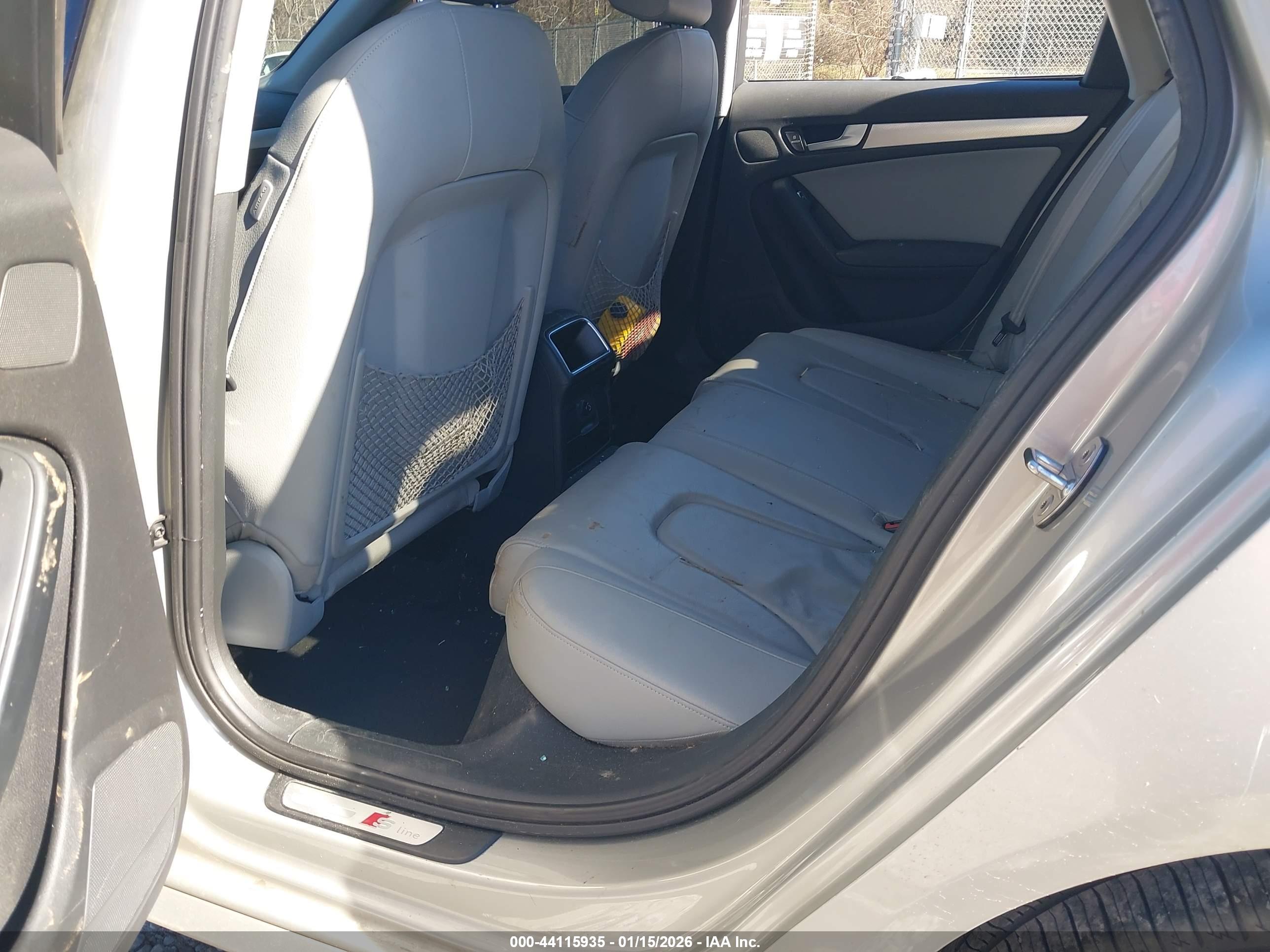 AUDI A4 image 8