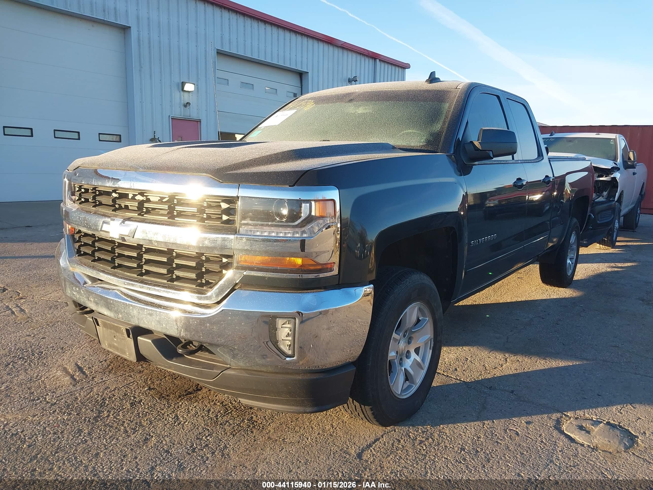 CHEVROLET SILVERADO image 2
