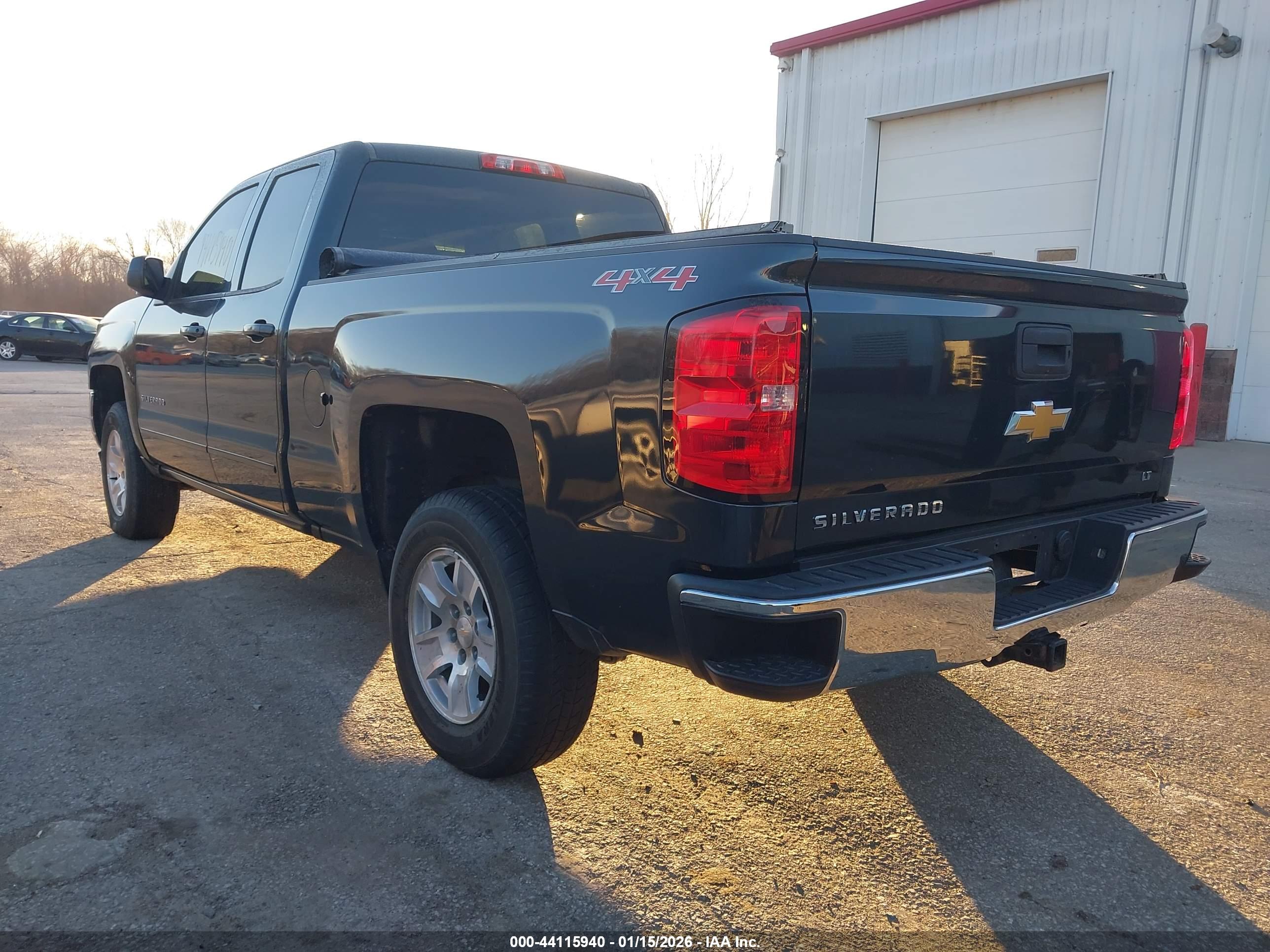 CHEVROLET SILVERADO image 3