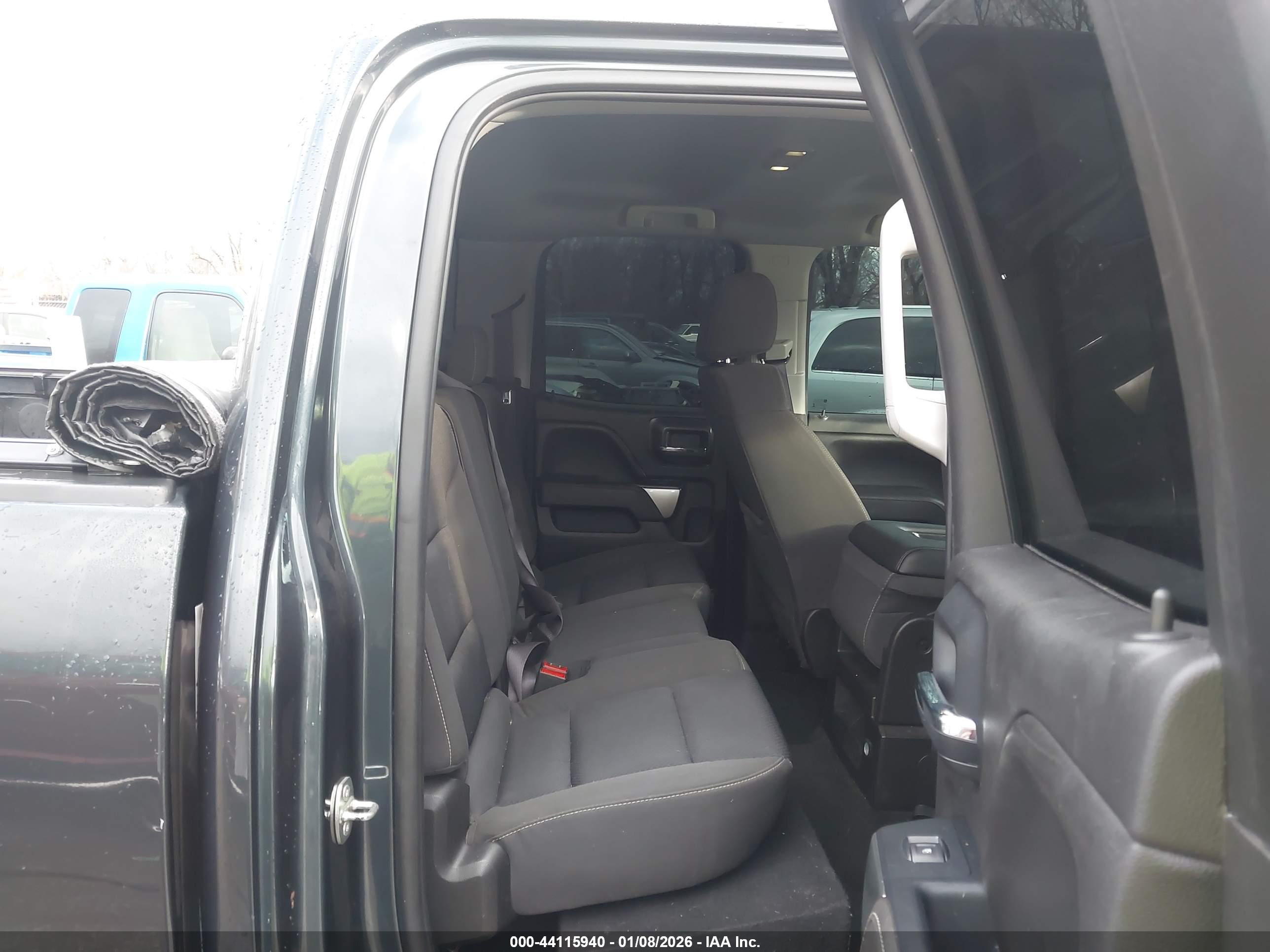CHEVROLET SILVERADO image 8