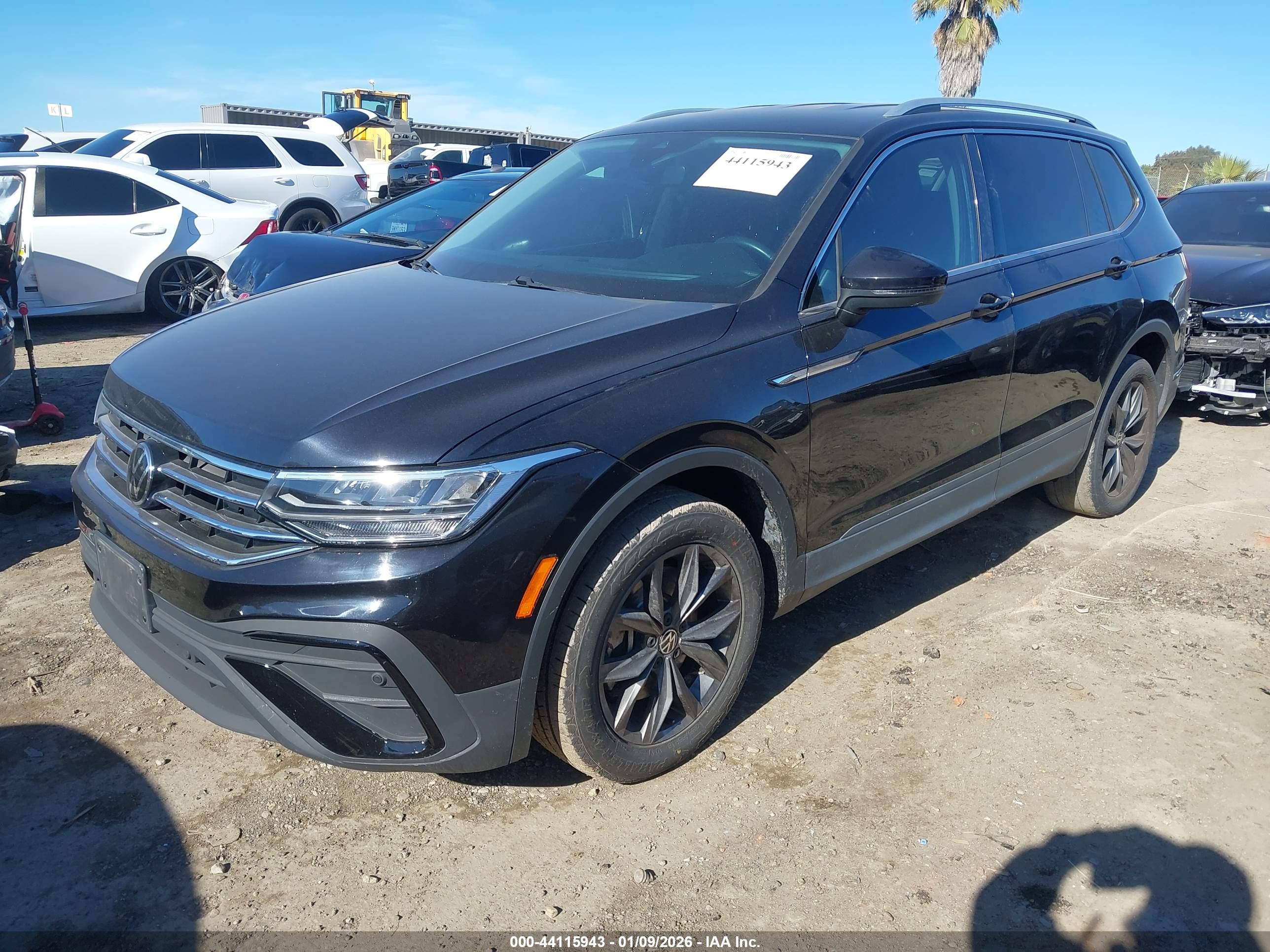 VOLKSWAGEN TIGUAN image 2
