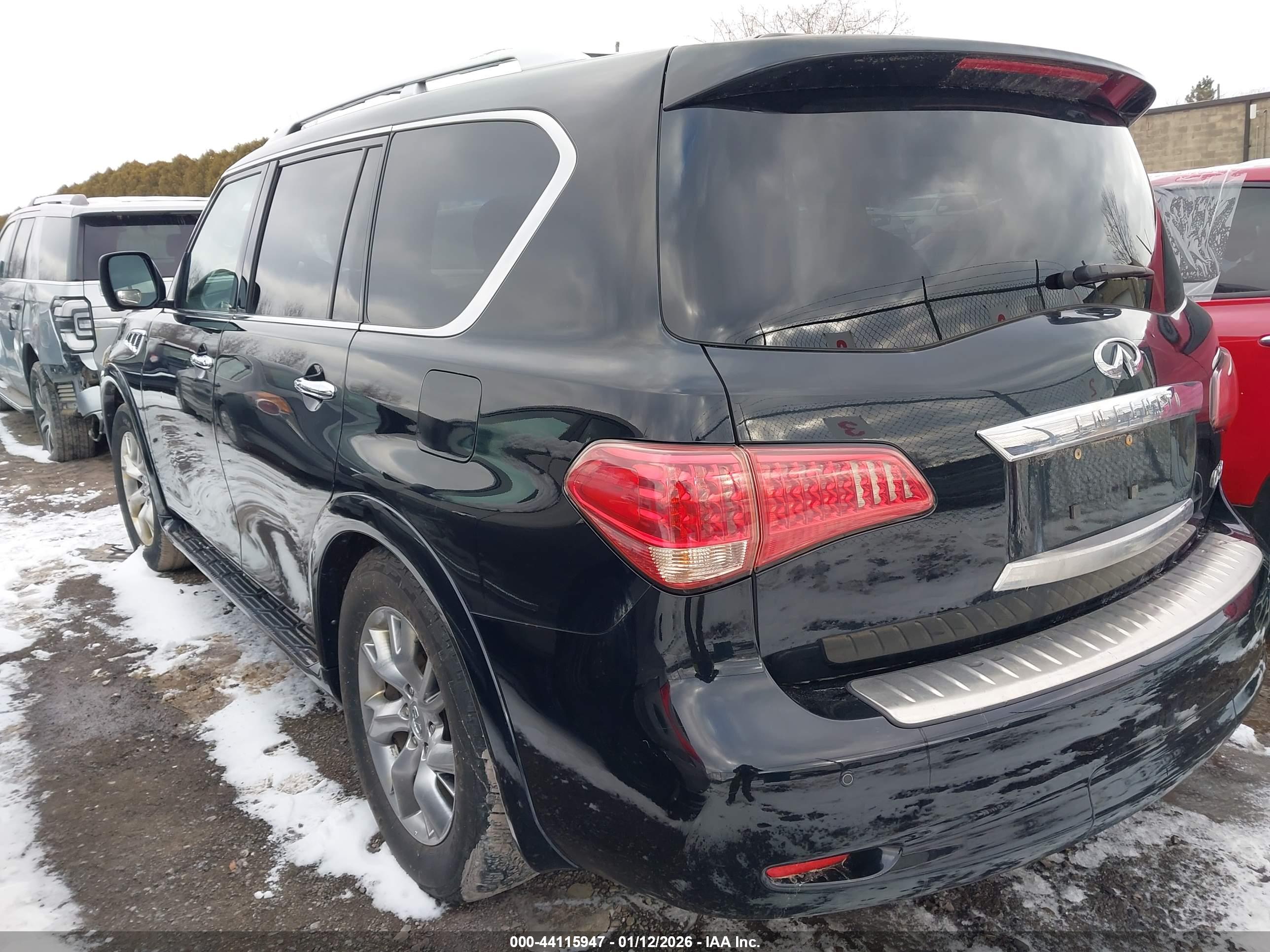 INFINITI QX56 image 3