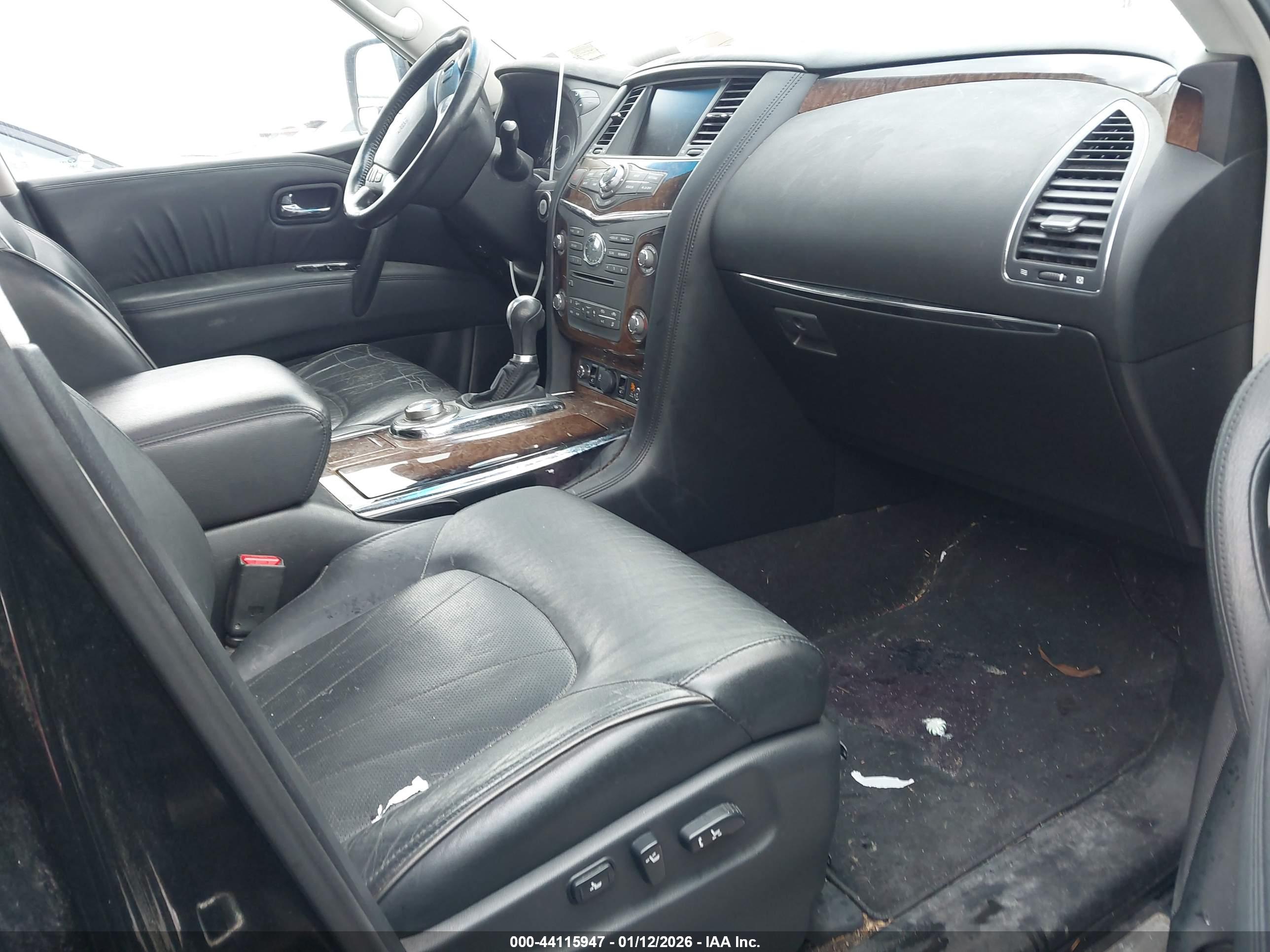 INFINITI QX56 image 5