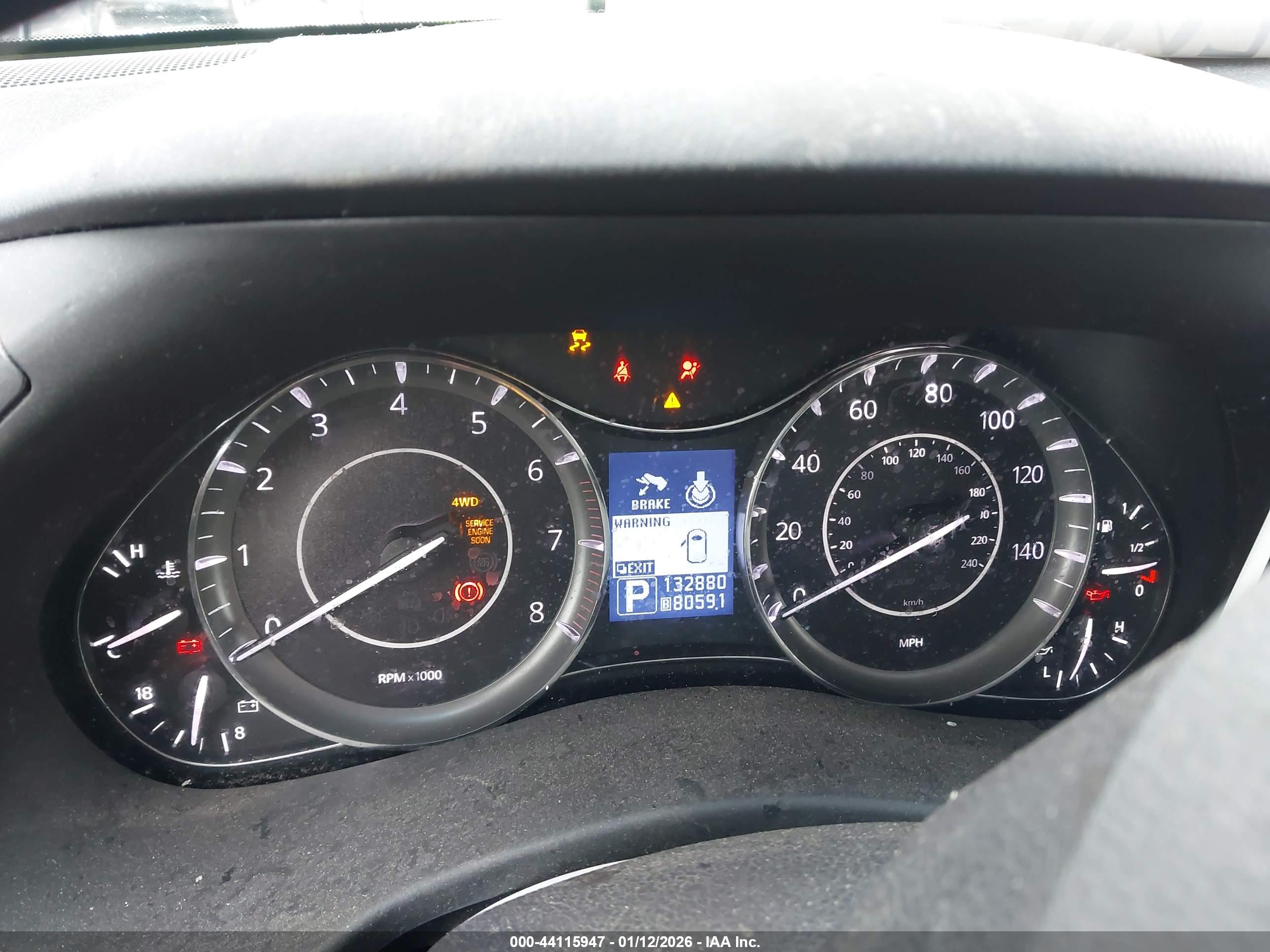 INFINITI QX56 image 7