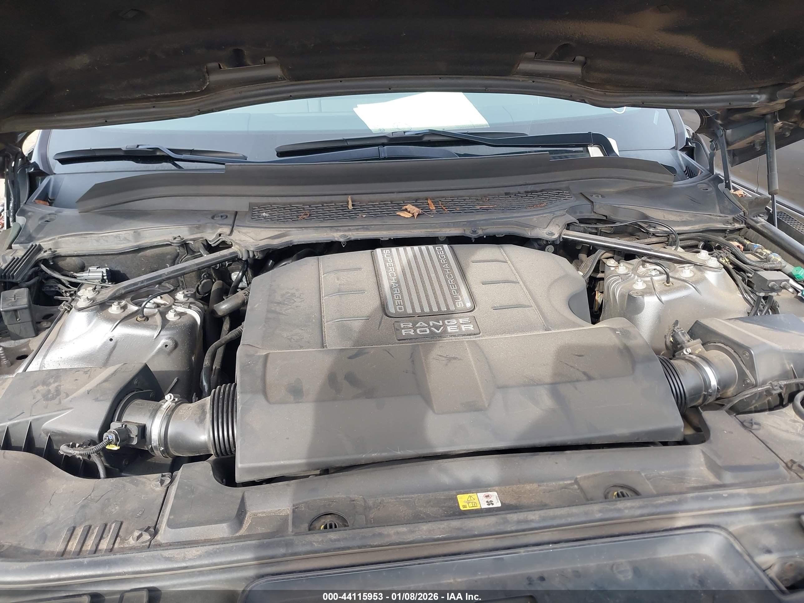 LAND ROVER image 6