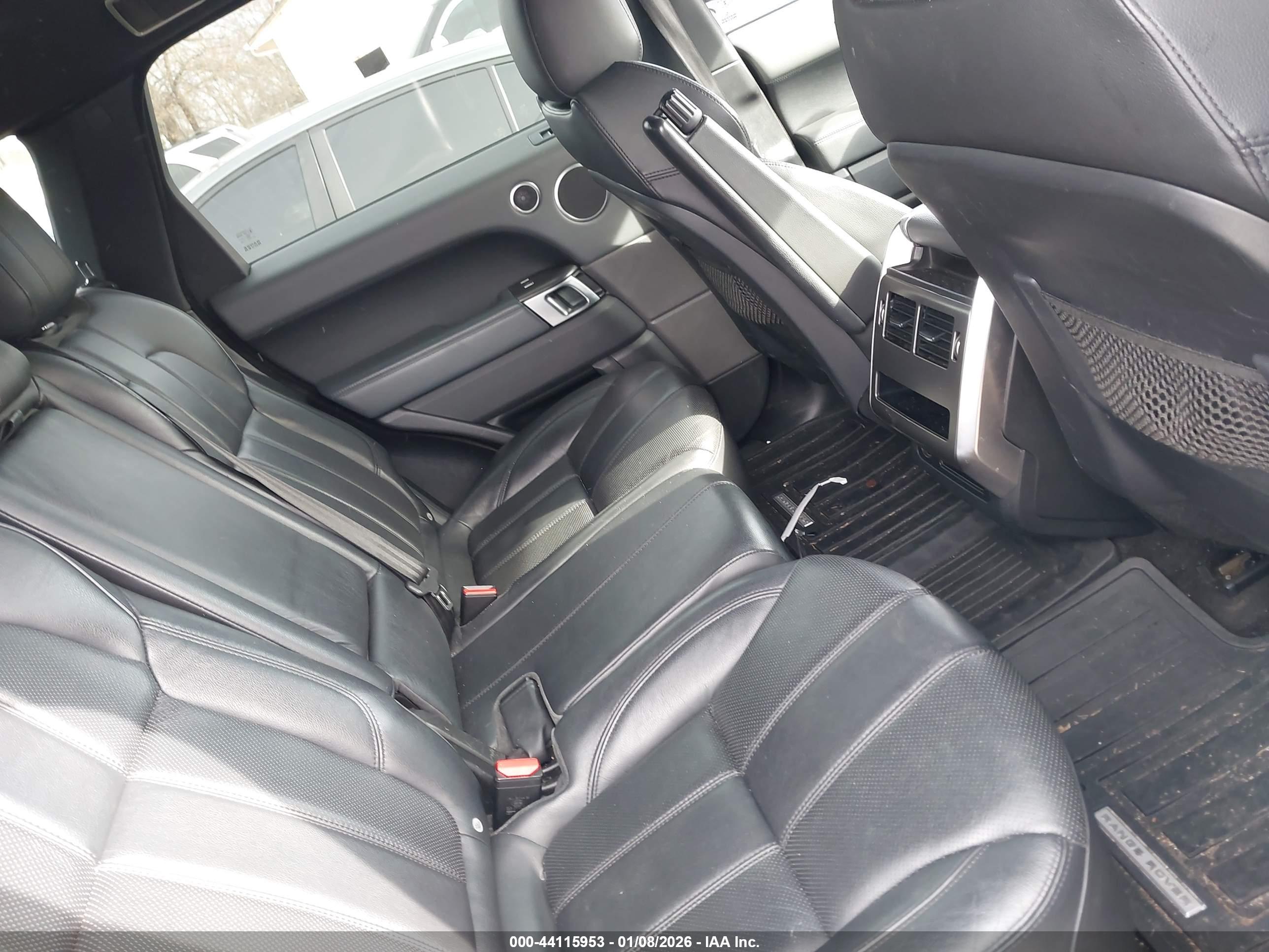 LAND ROVER image 8
