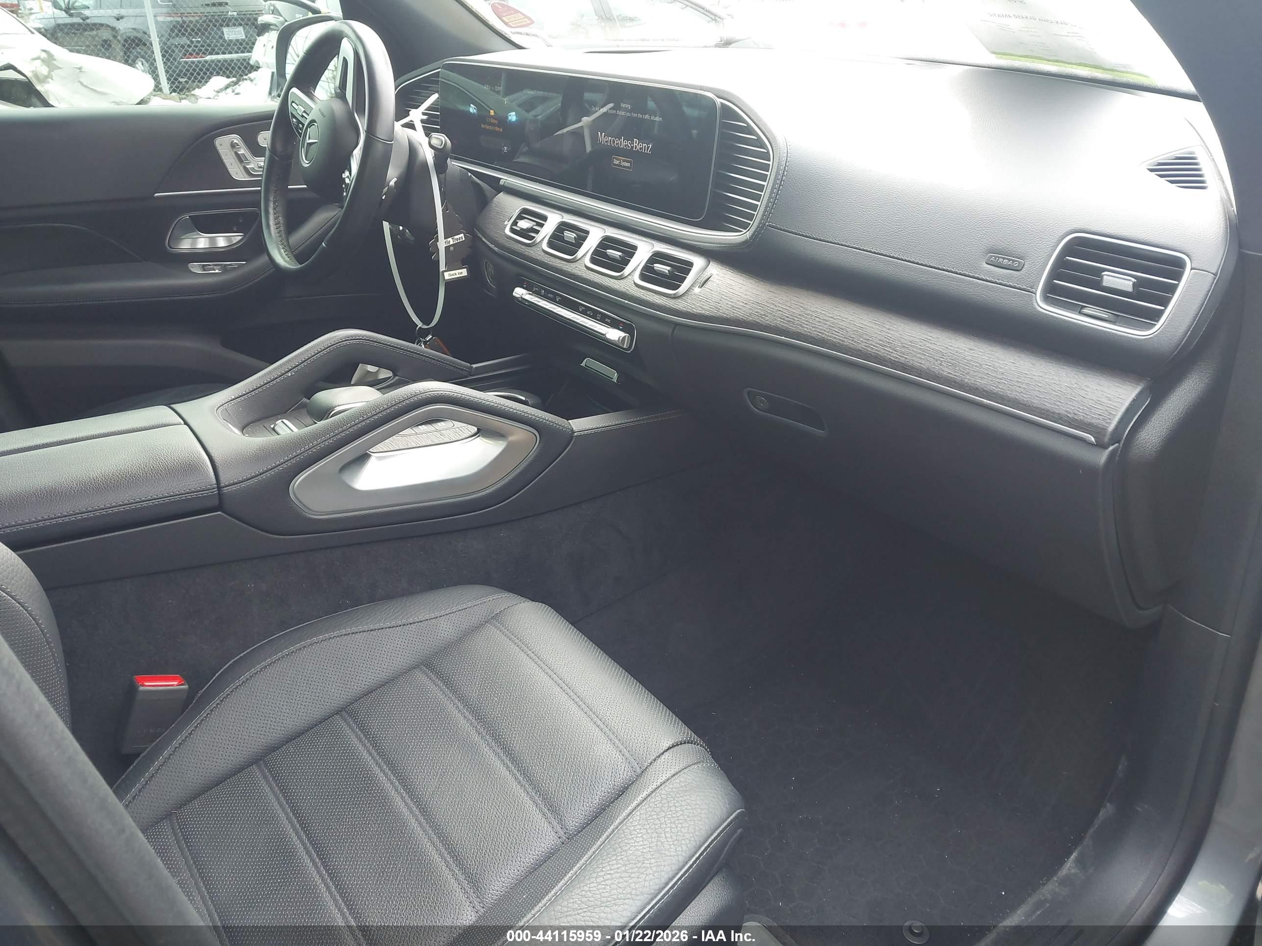 MERCEDES-BENZ GLS image 5