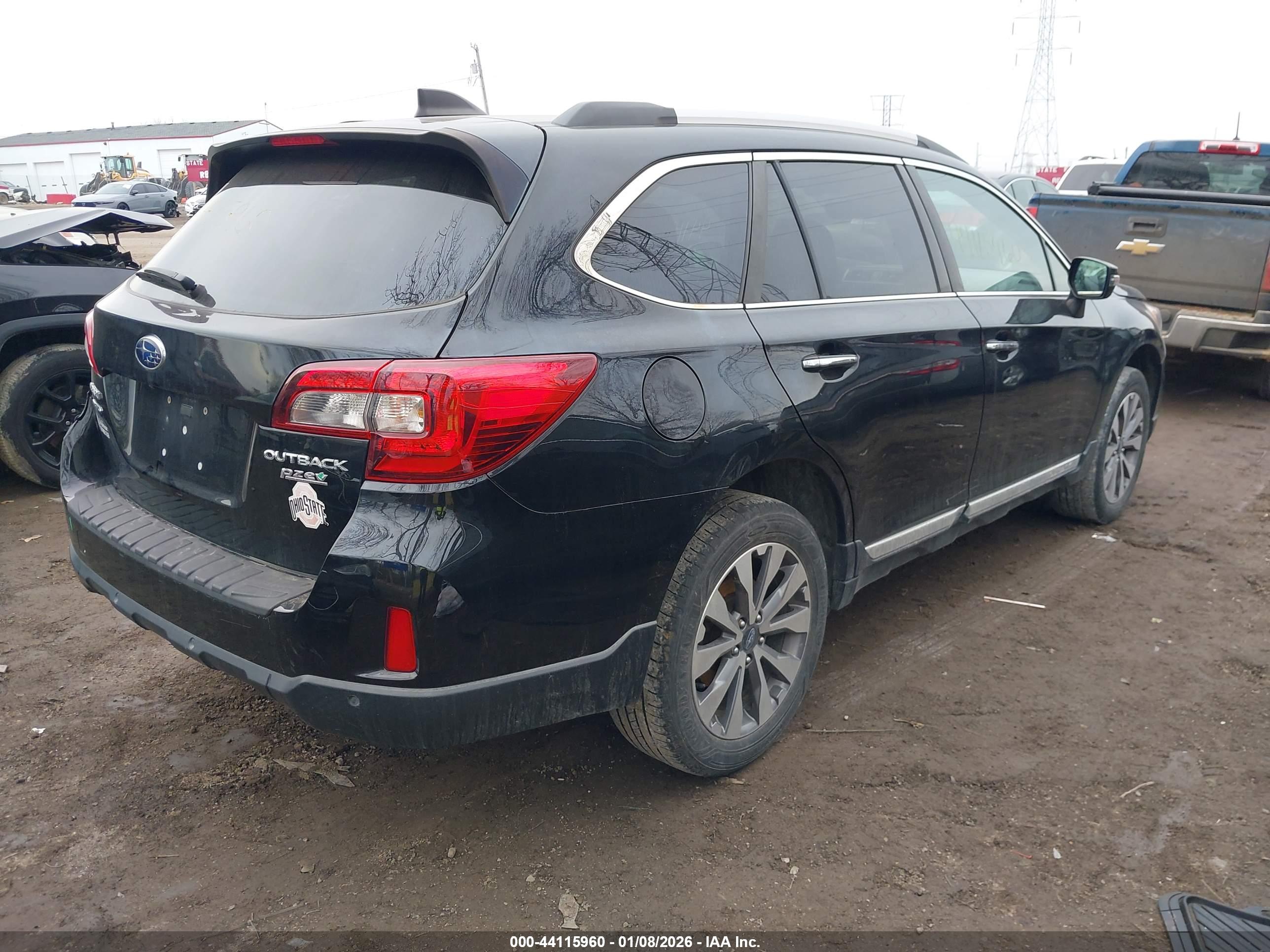 SUBARU OUTBACK image 4