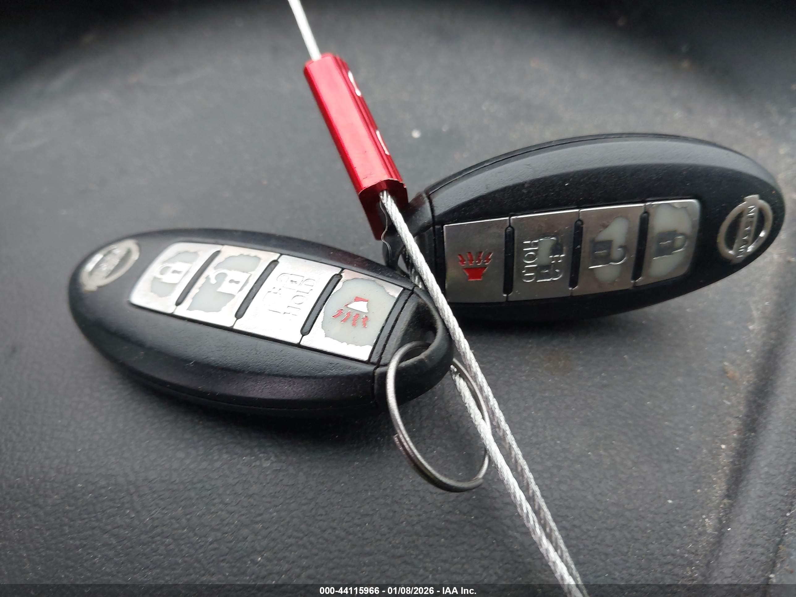 NISSAN LEAF image 11