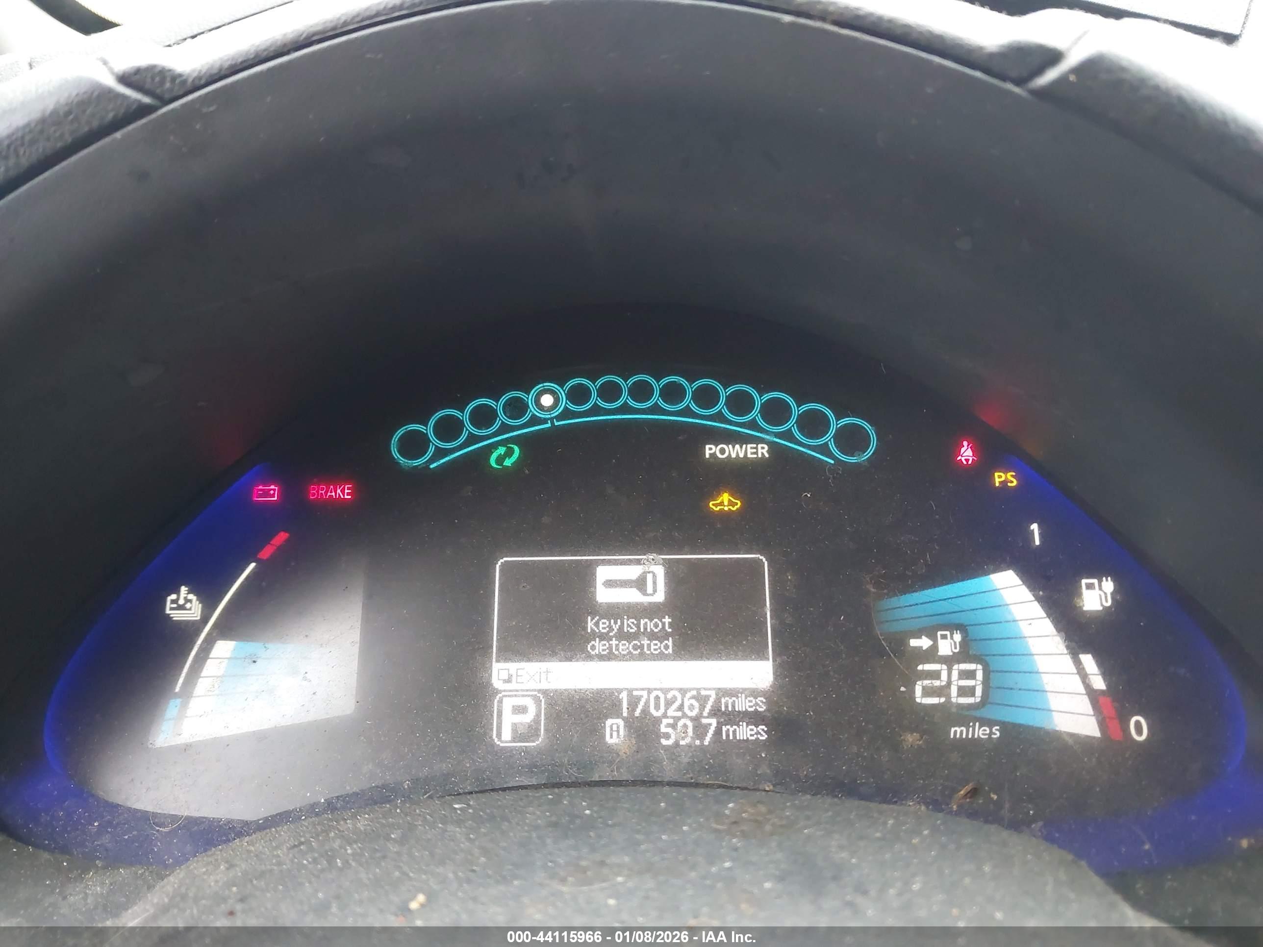 NISSAN LEAF image 7