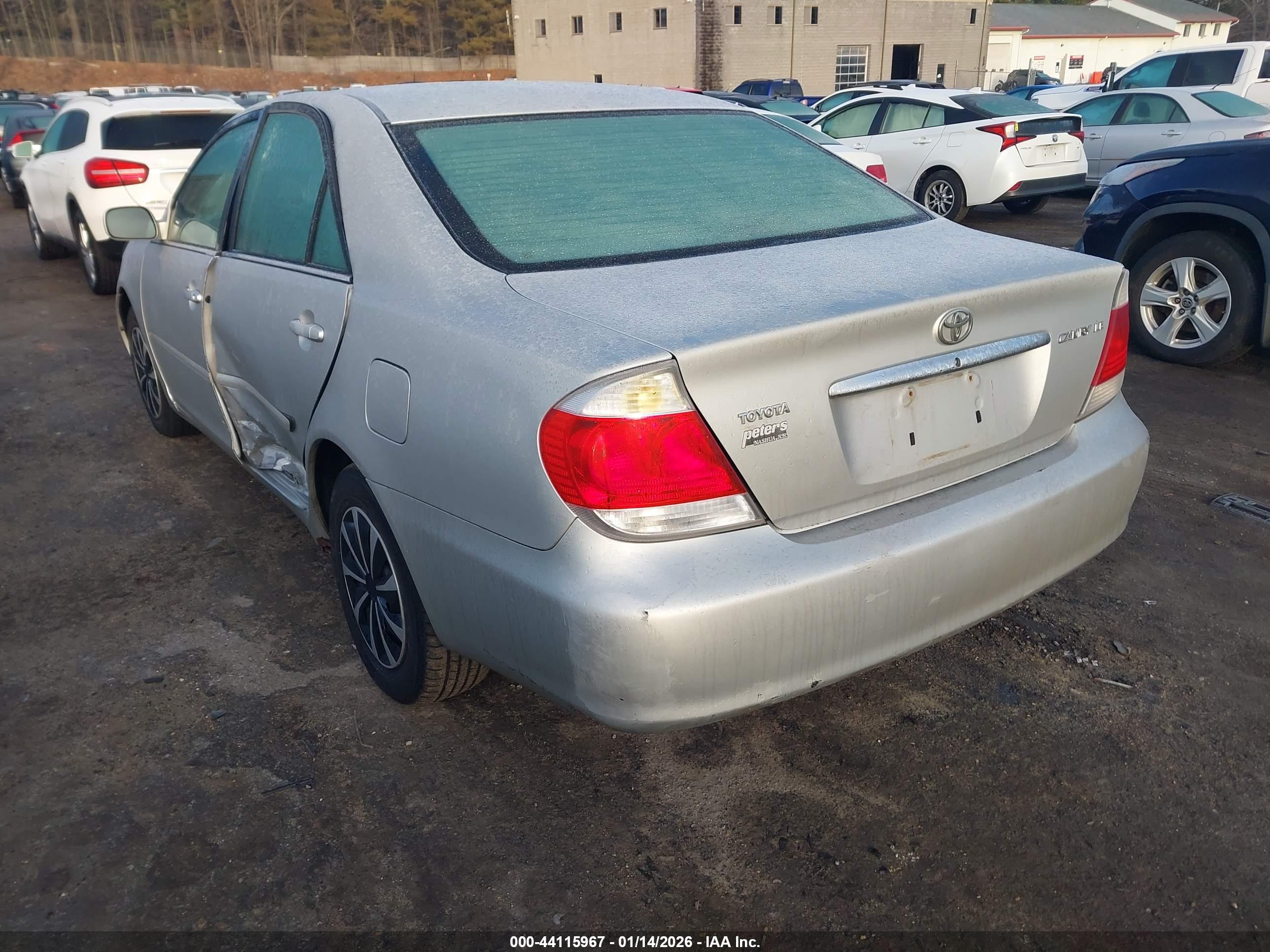 TOYOTA CAMRY image 3
