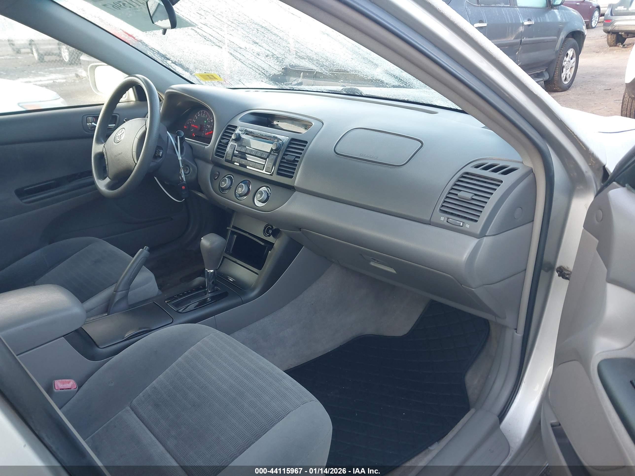 TOYOTA CAMRY image 5