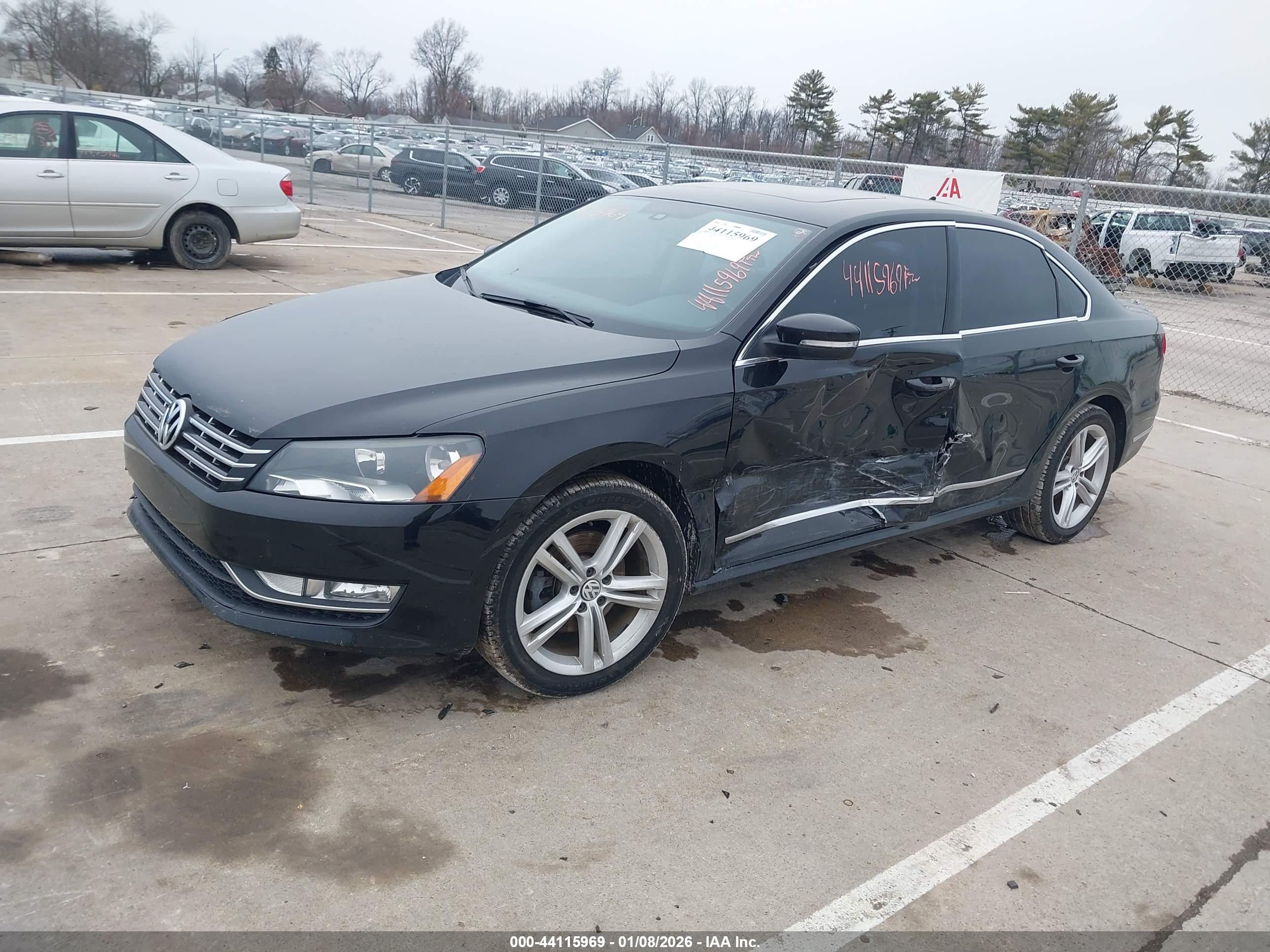 VOLKSWAGEN PASSAT image 2