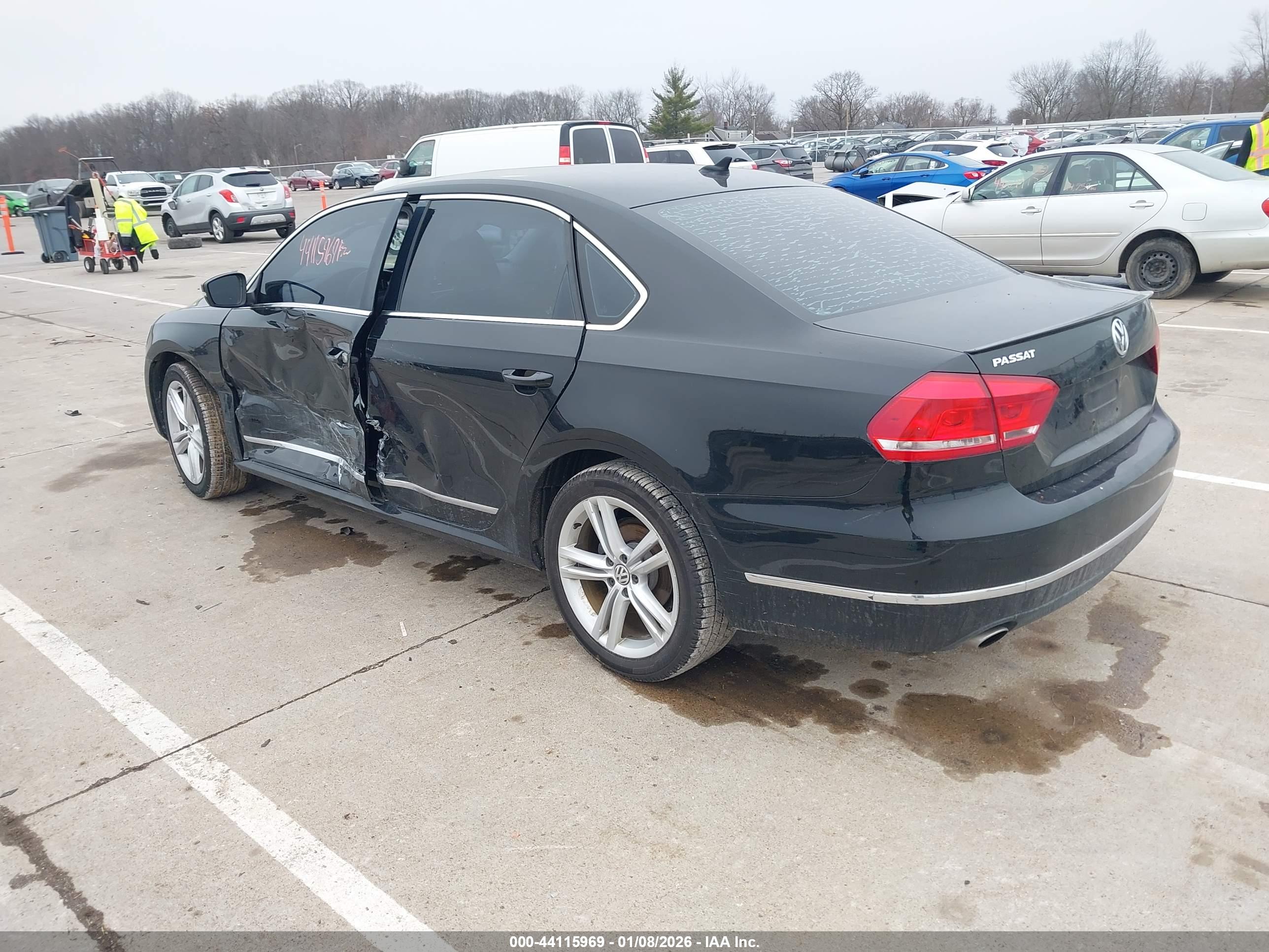 VOLKSWAGEN PASSAT image 3