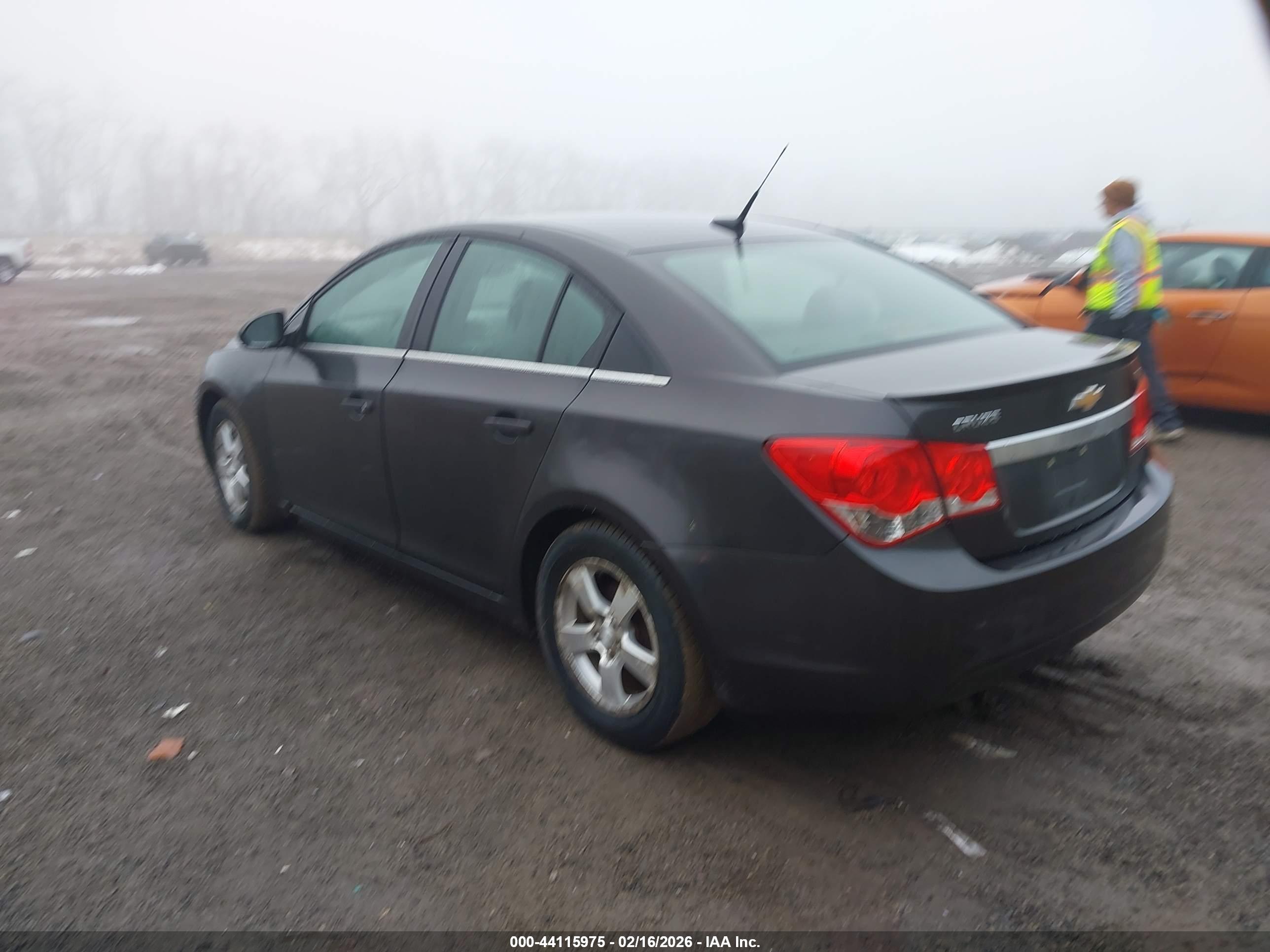 CHEVROLET CRUZE image 3