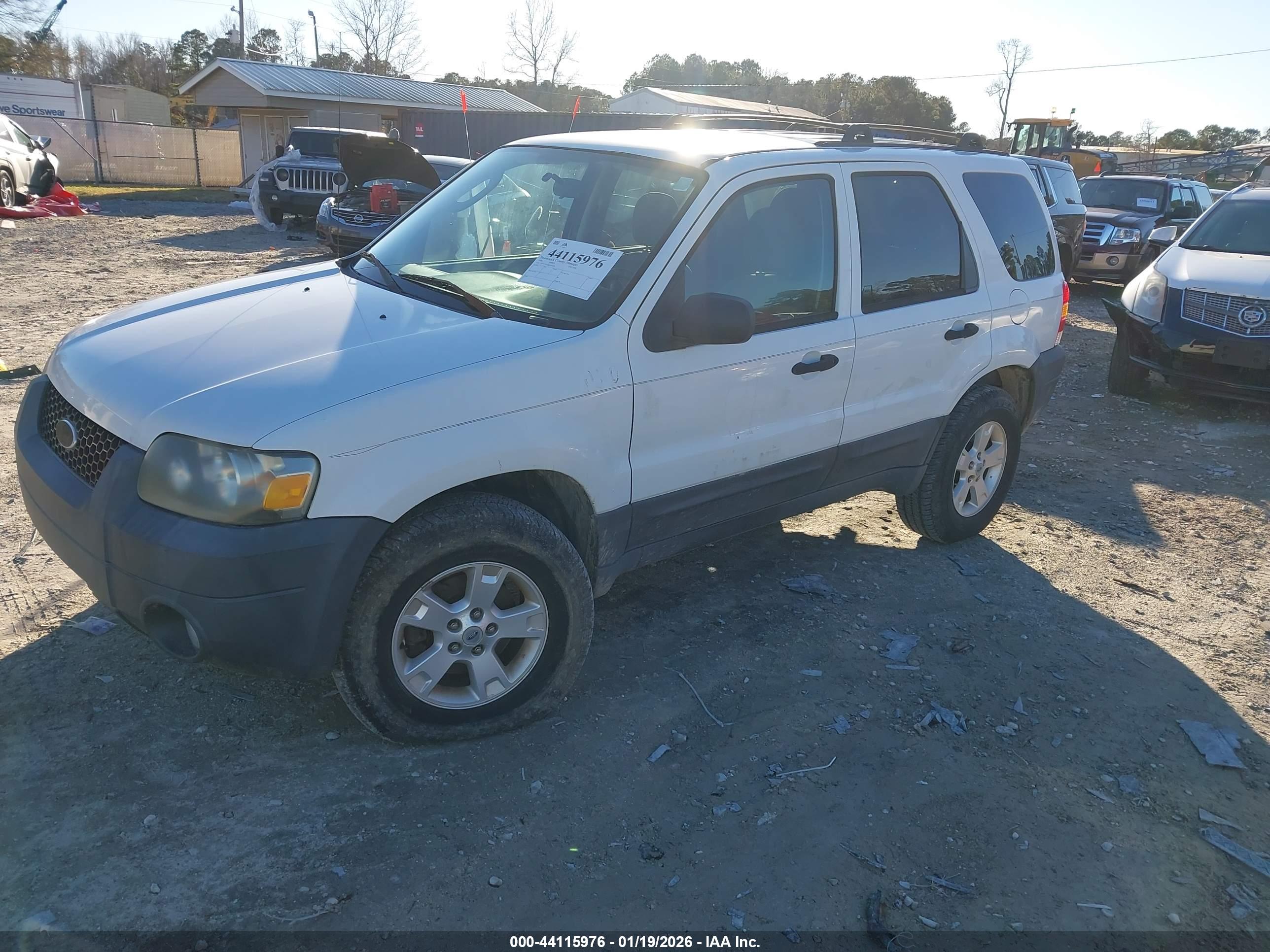 FORD ESCAPE image 2