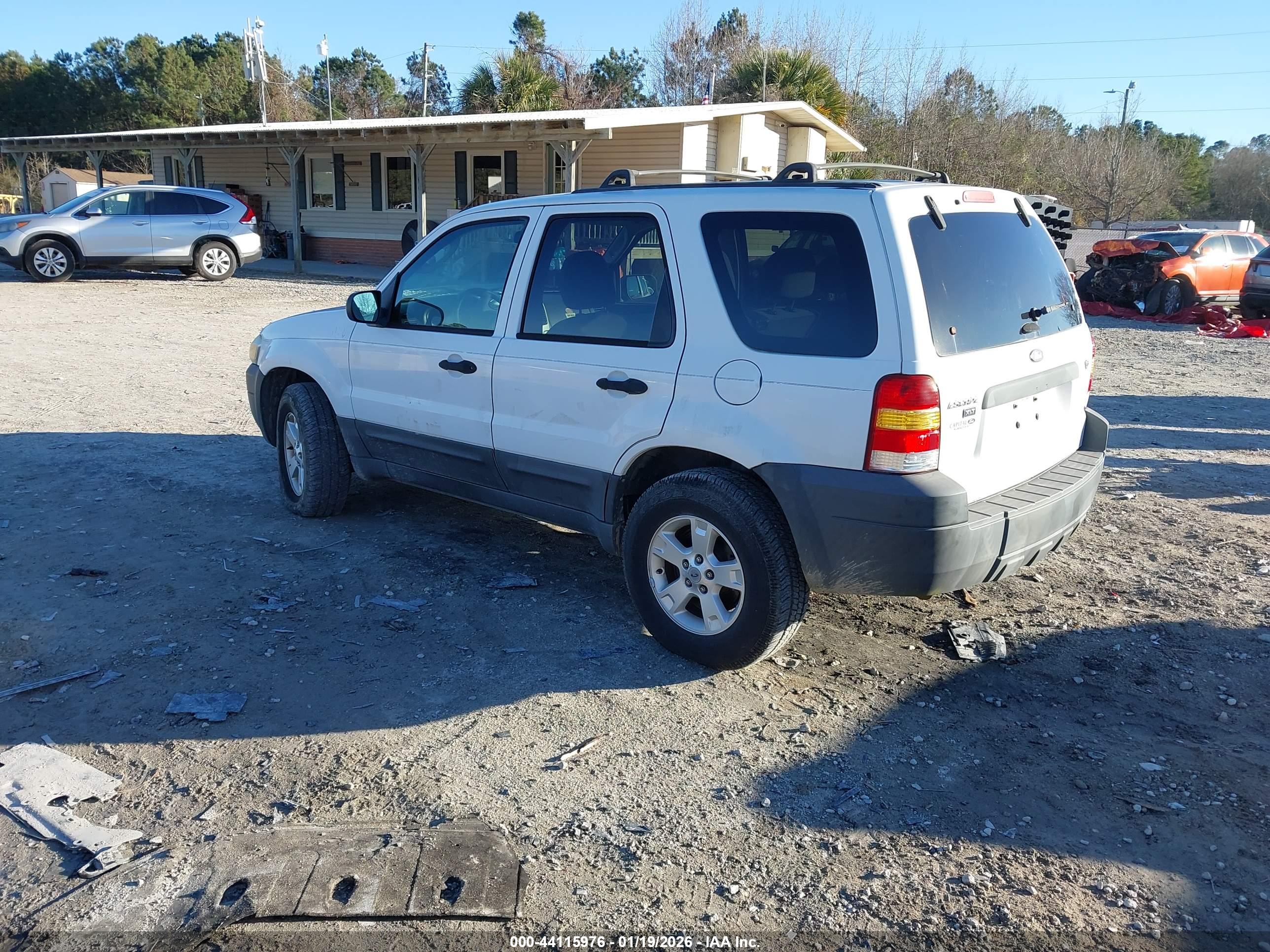 FORD ESCAPE image 3