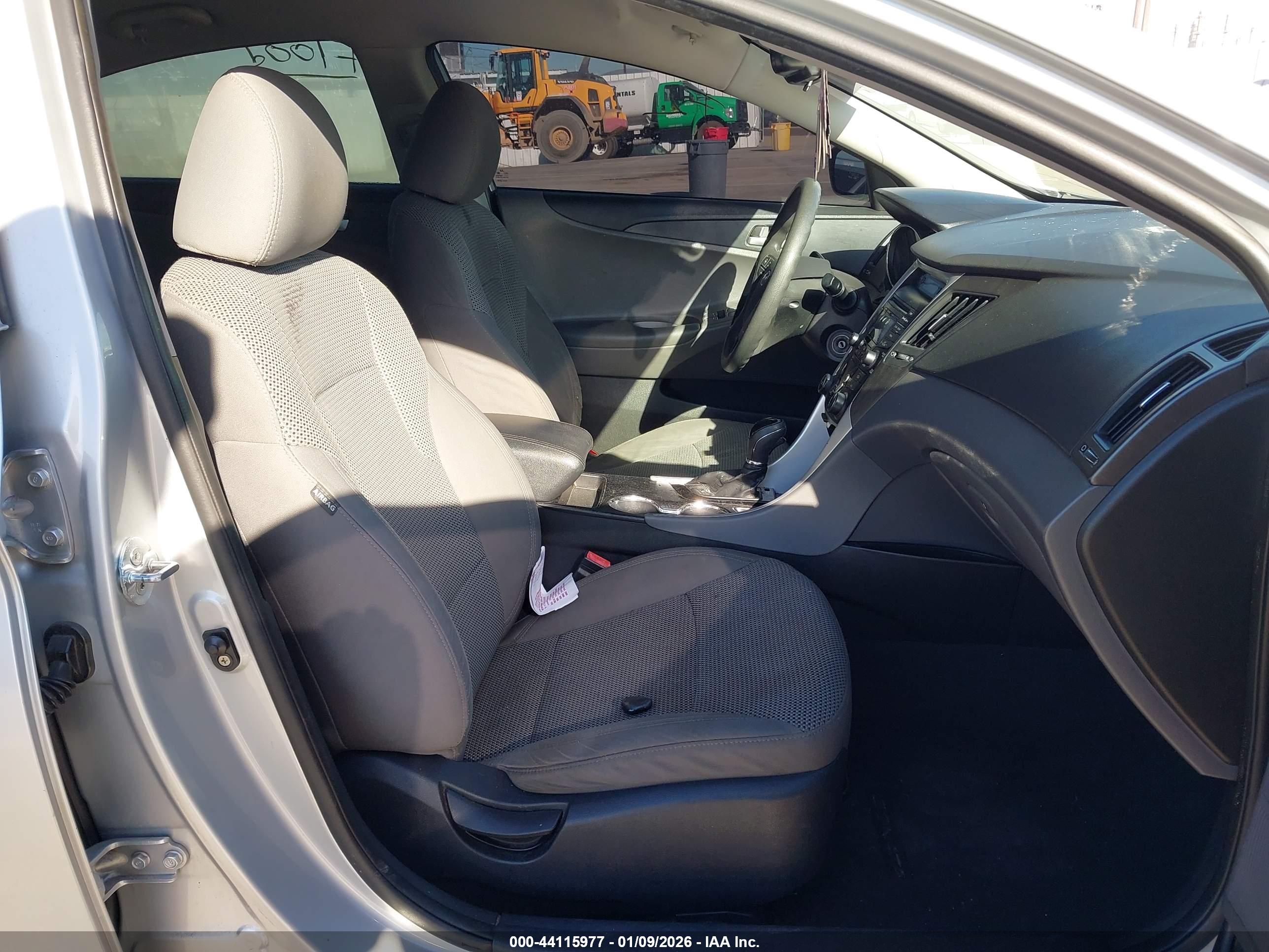 HYUNDAI SONATA image 5