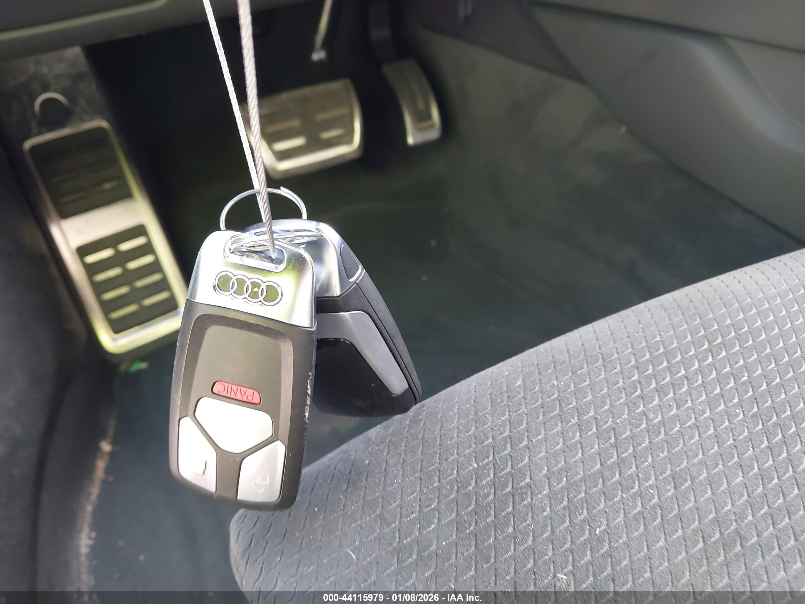 AUDI A4 image 11