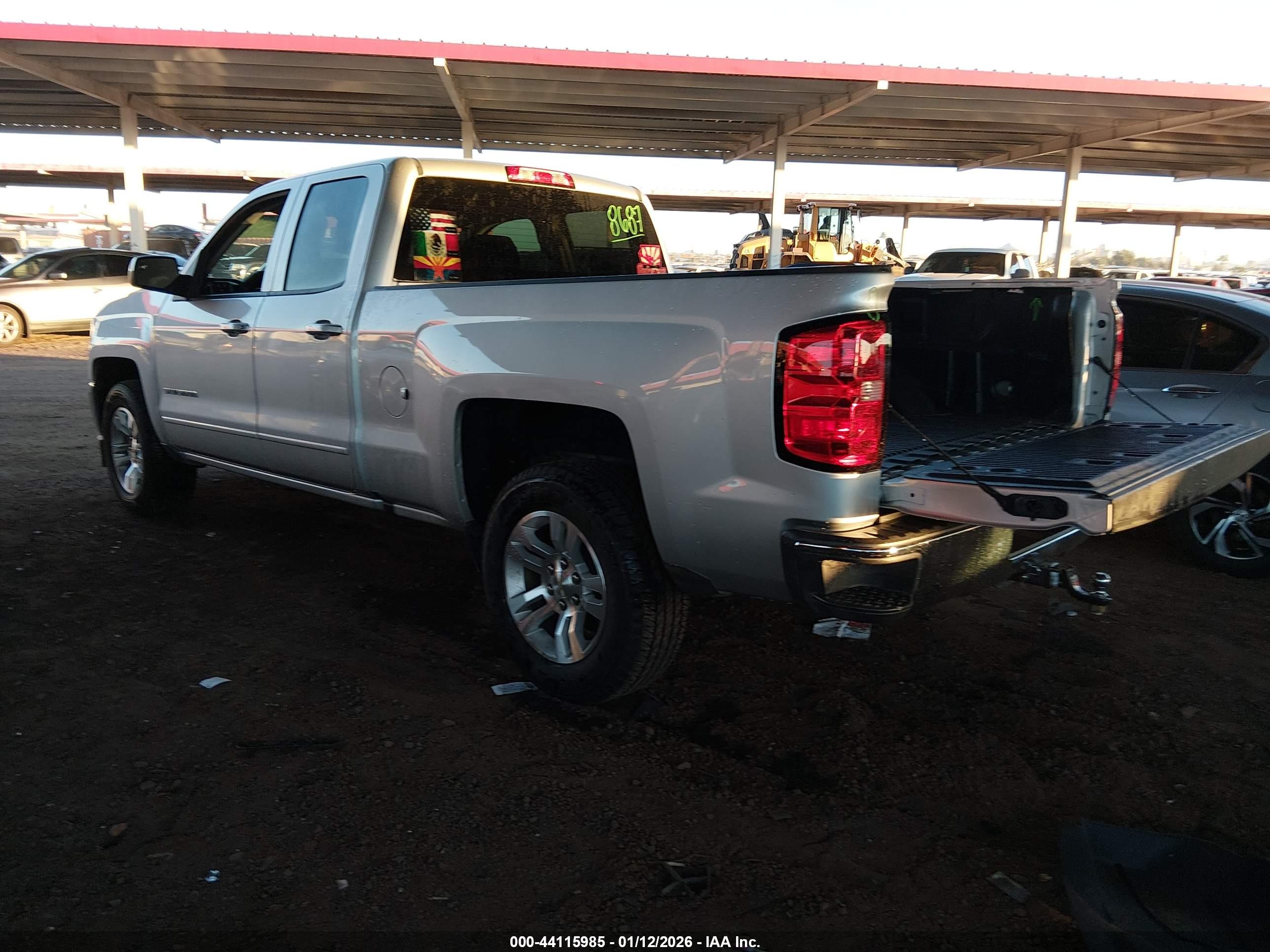 CHEVROLET SILVERADO image 3