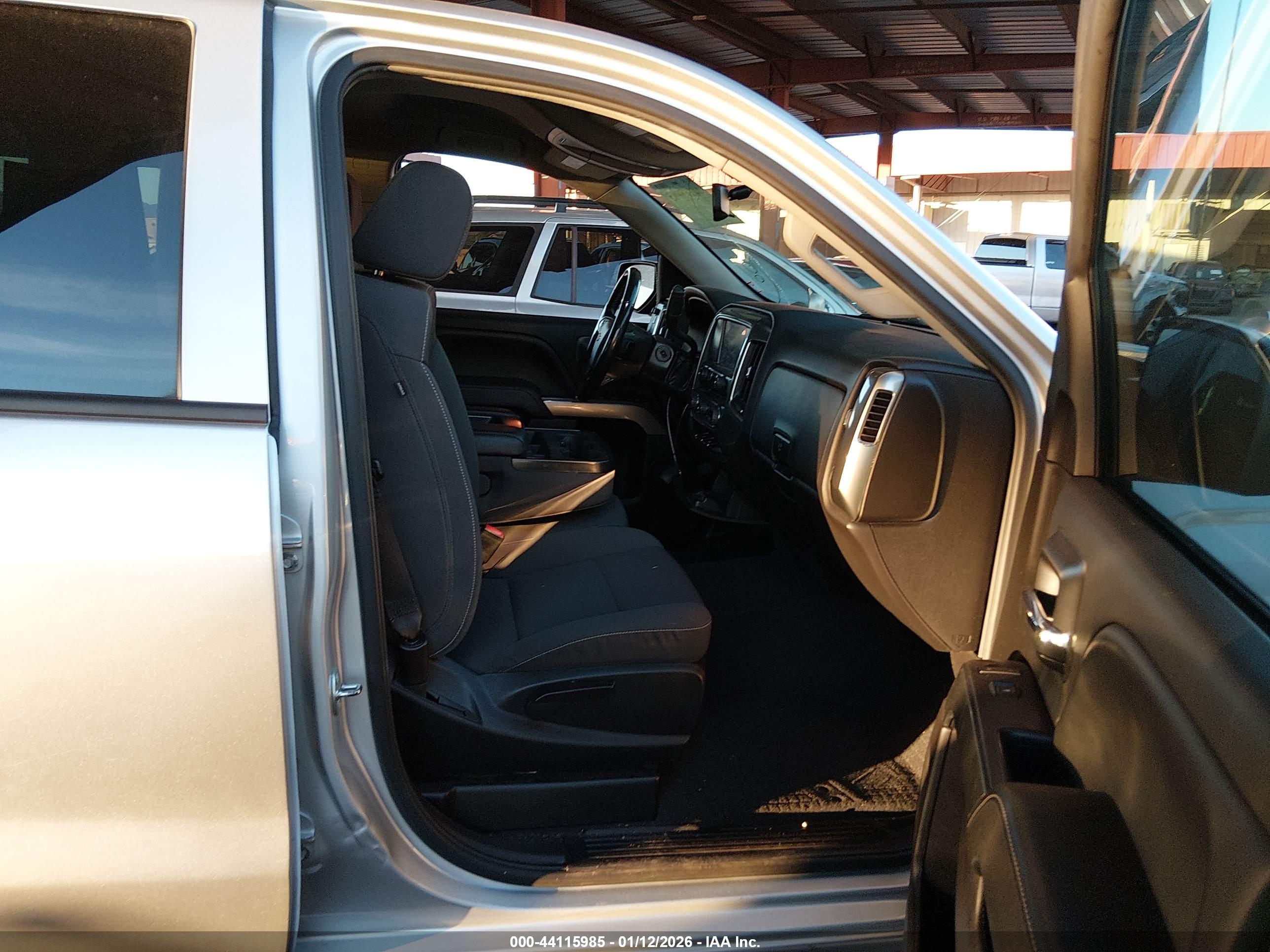 CHEVROLET SILVERADO image 5