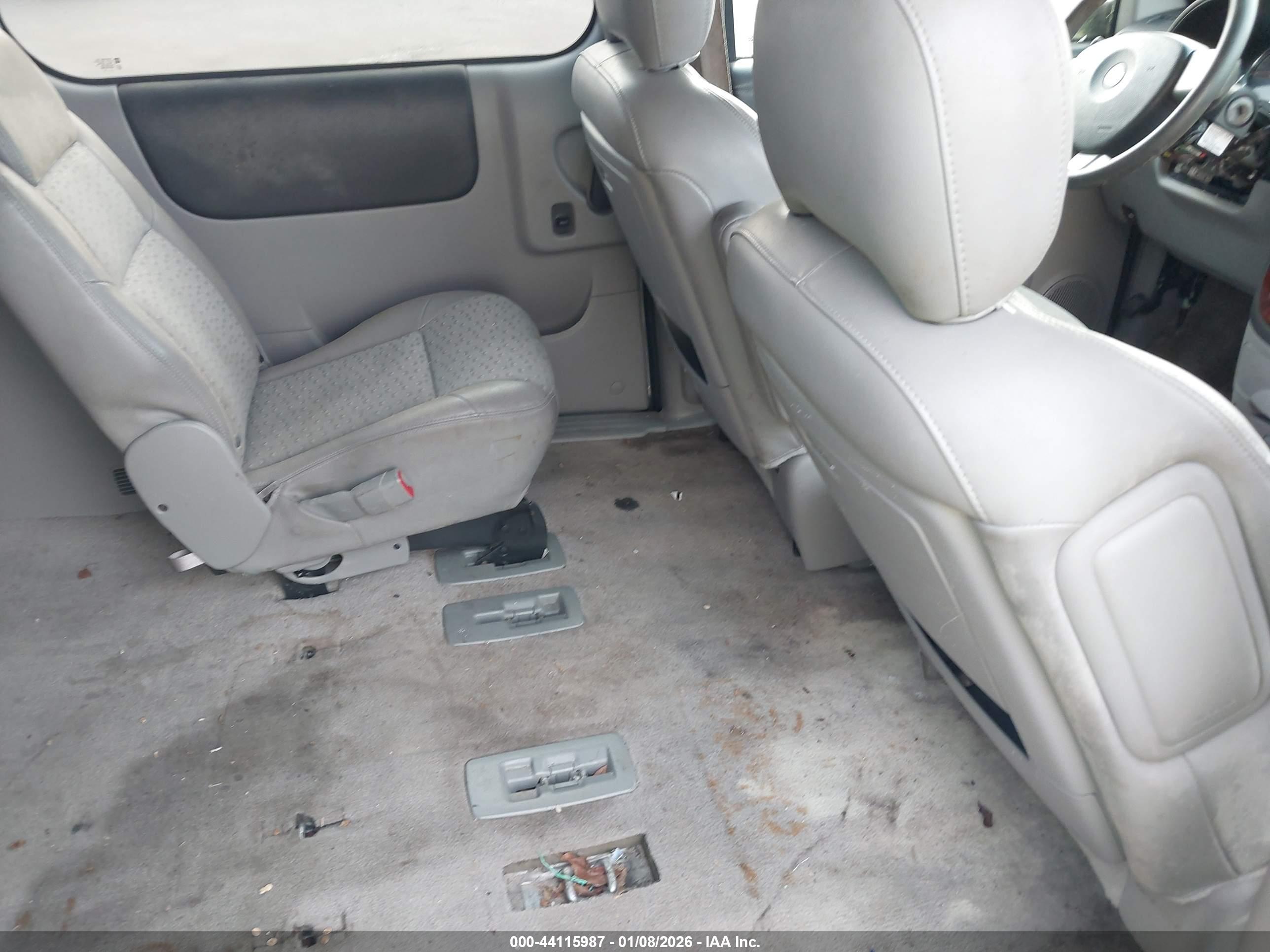 CHEVROLET UPLANDER image 8