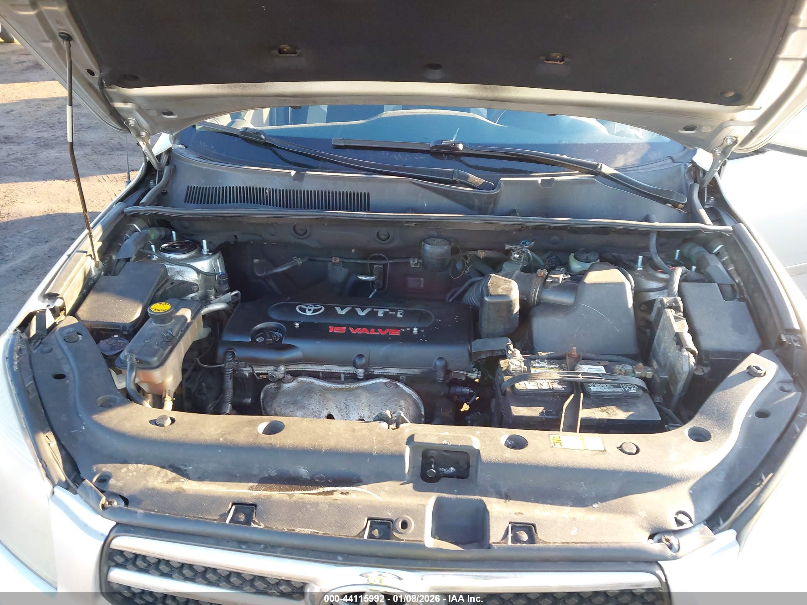 TOYOTA RAV4 image 10