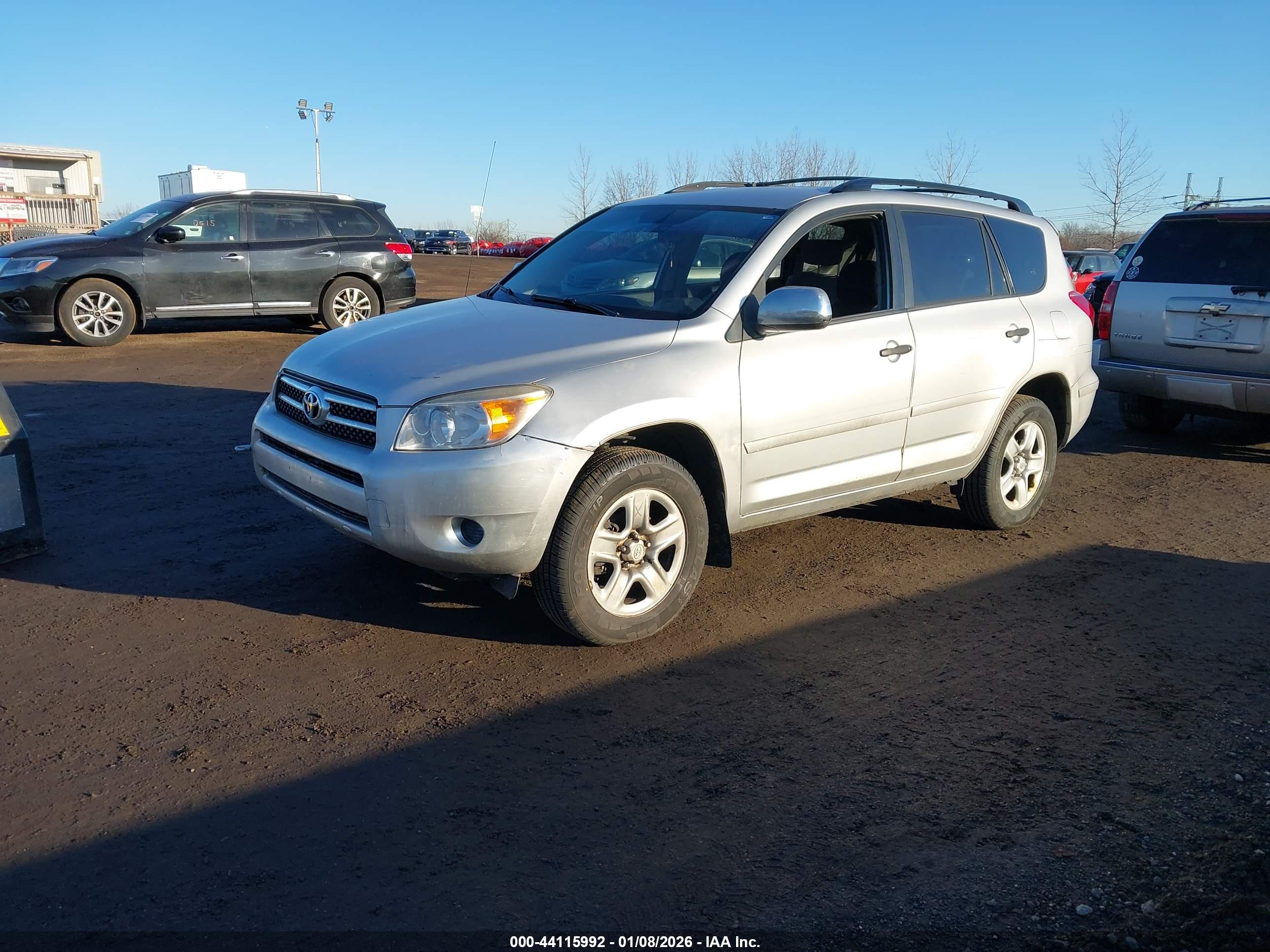 TOYOTA RAV4 image 2