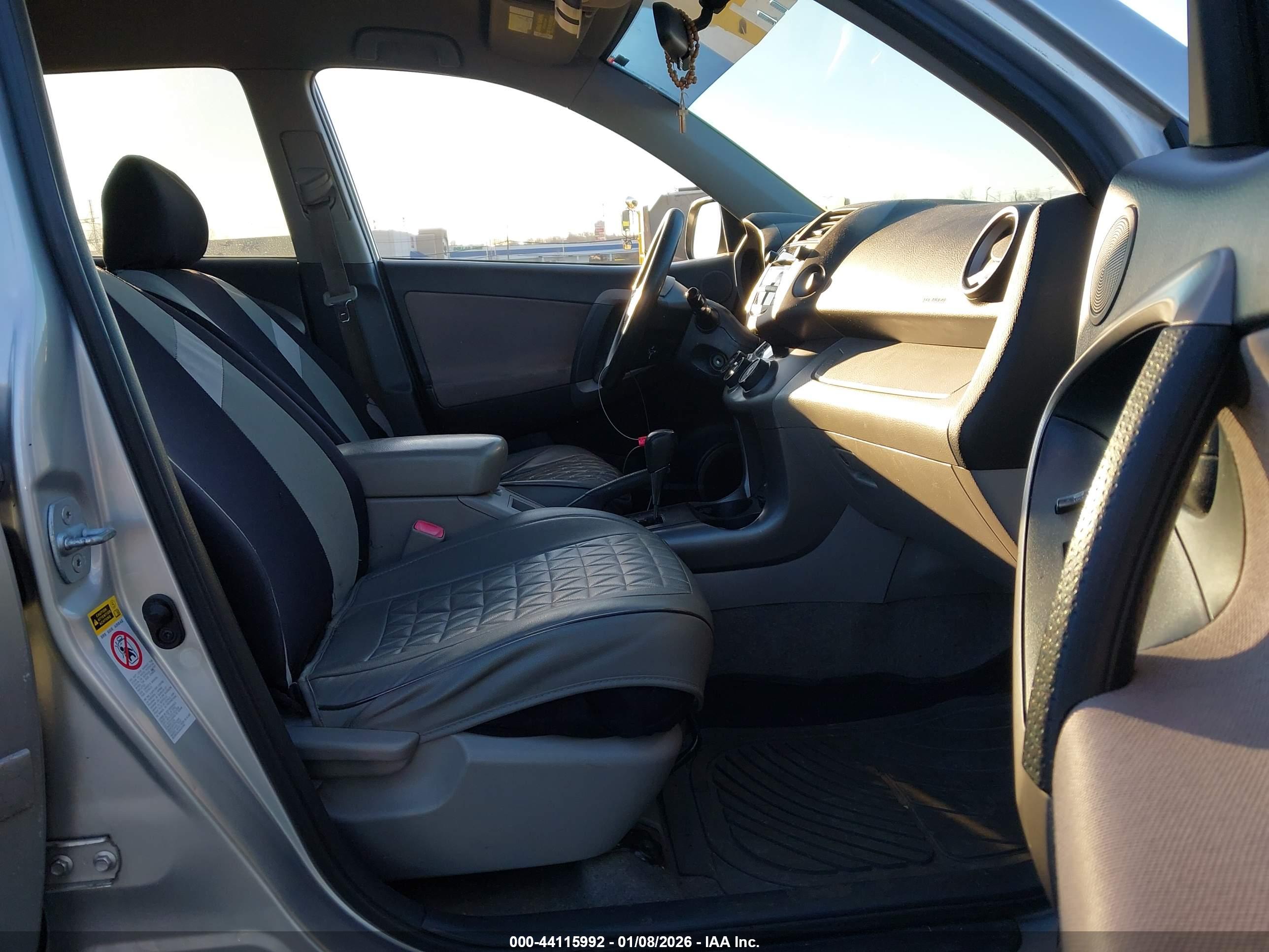 TOYOTA RAV4 image 5
