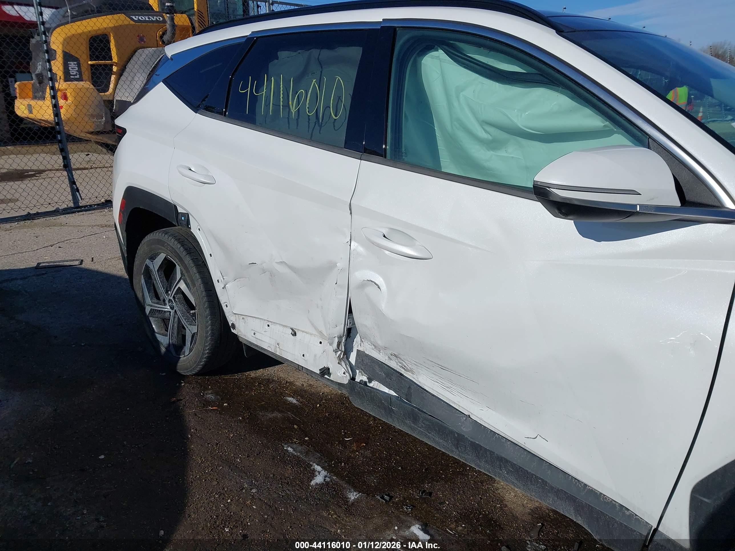 HYUNDAI TUCSON image 6