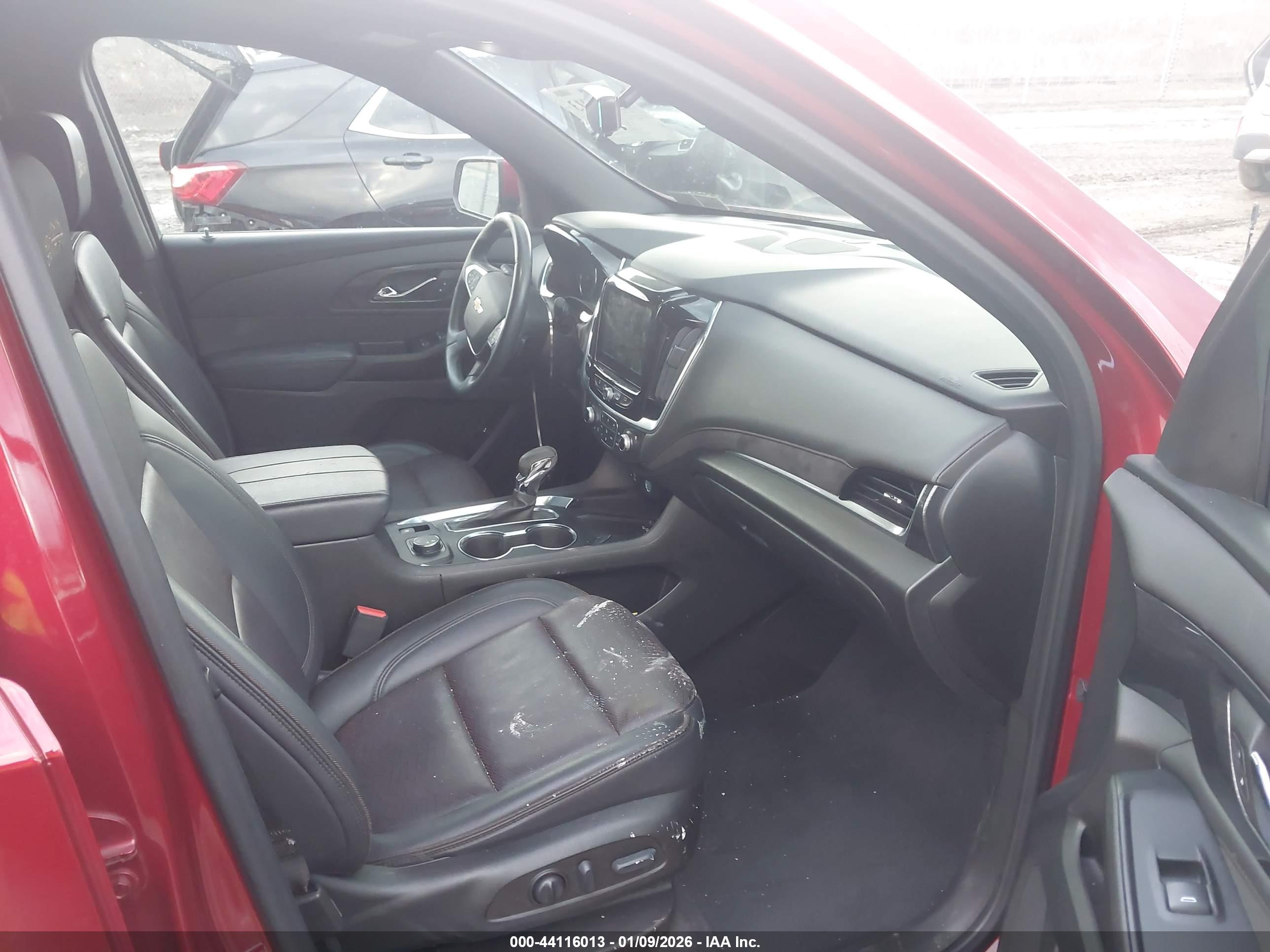 CHEVROLET TRAVERSE image 5