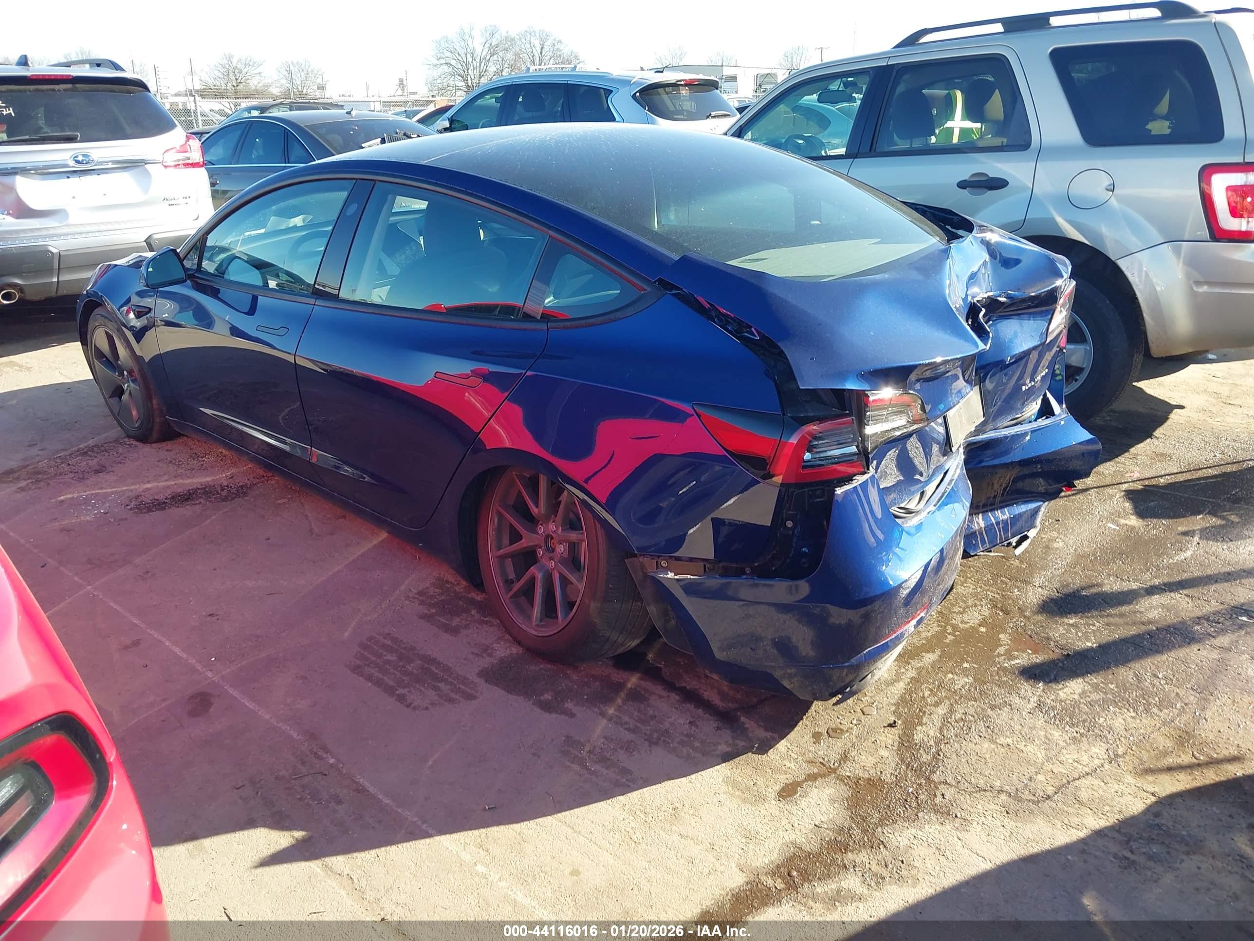 TESLA MODEL image 3