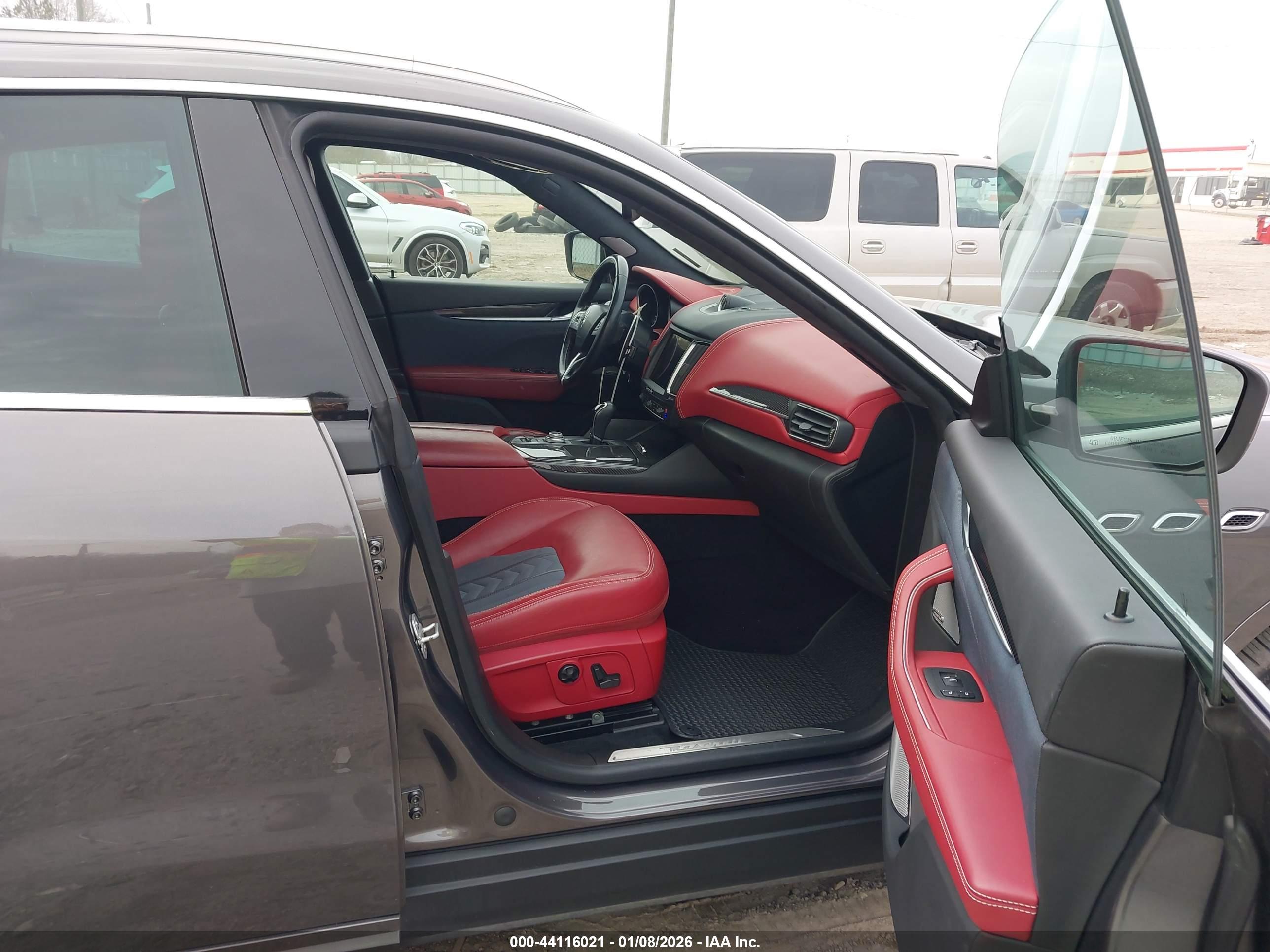 MASERATI LEVANTE image 5