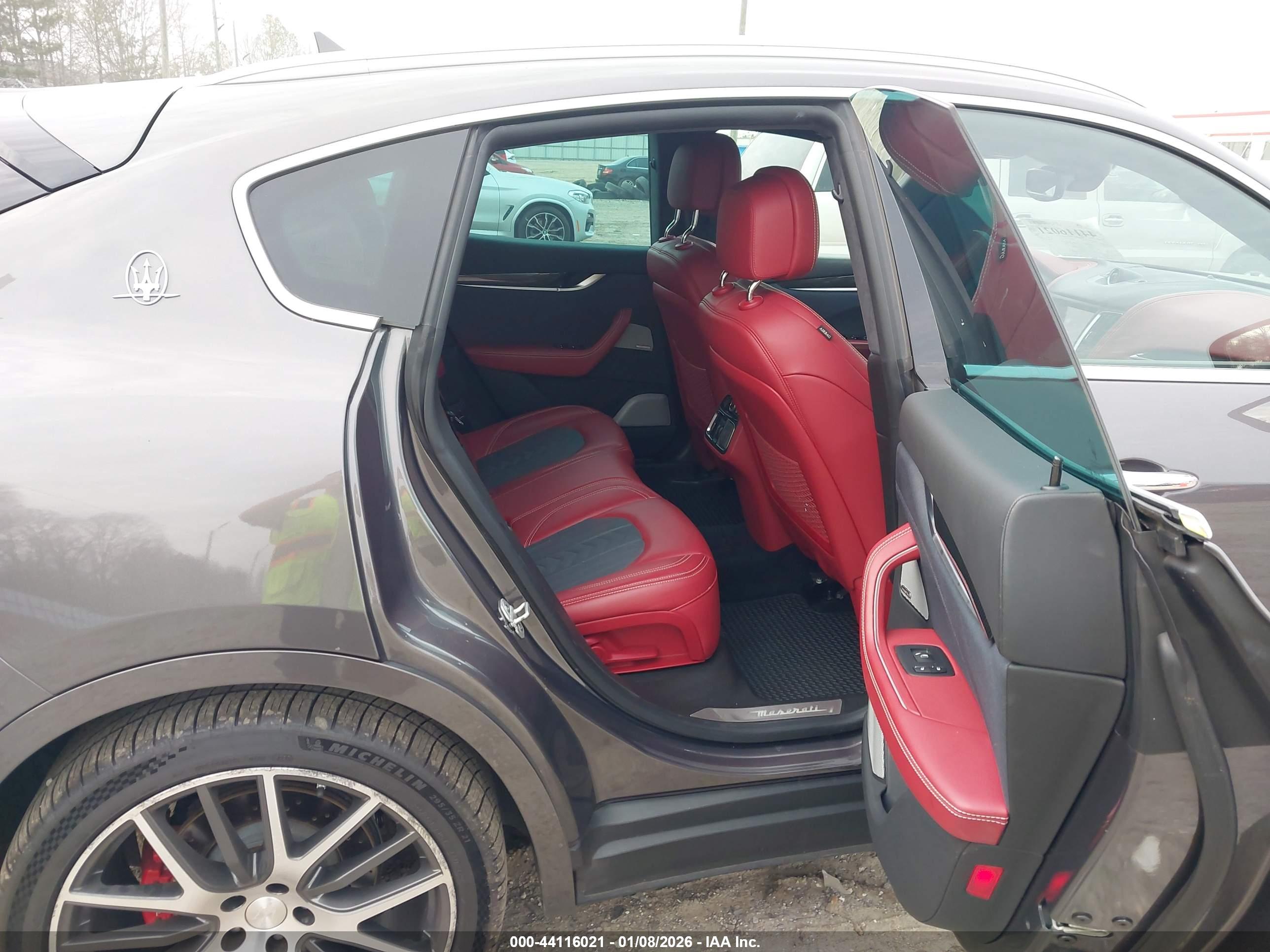 MASERATI LEVANTE image 8
