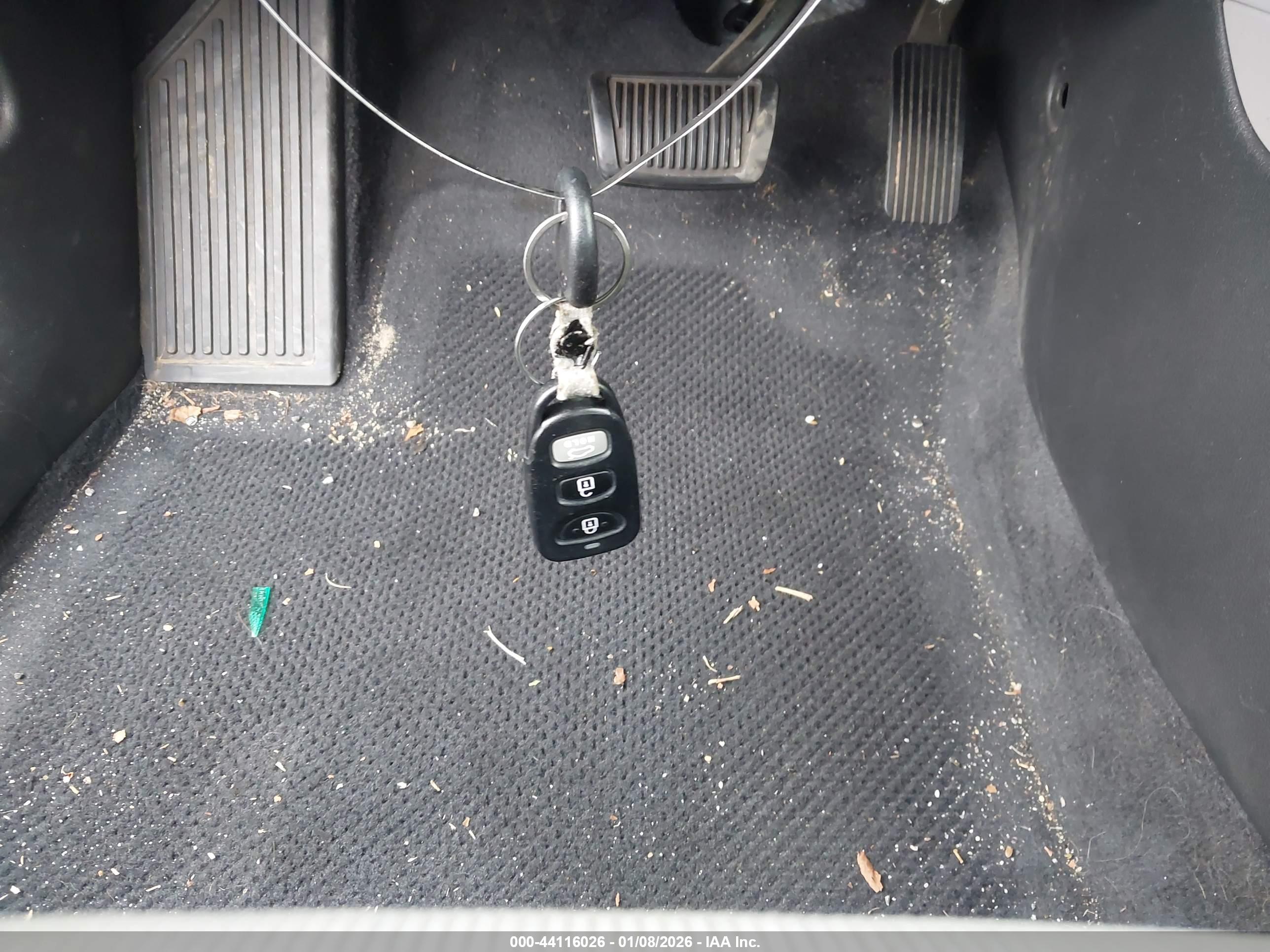 HYUNDAI ELANTRA image 11
