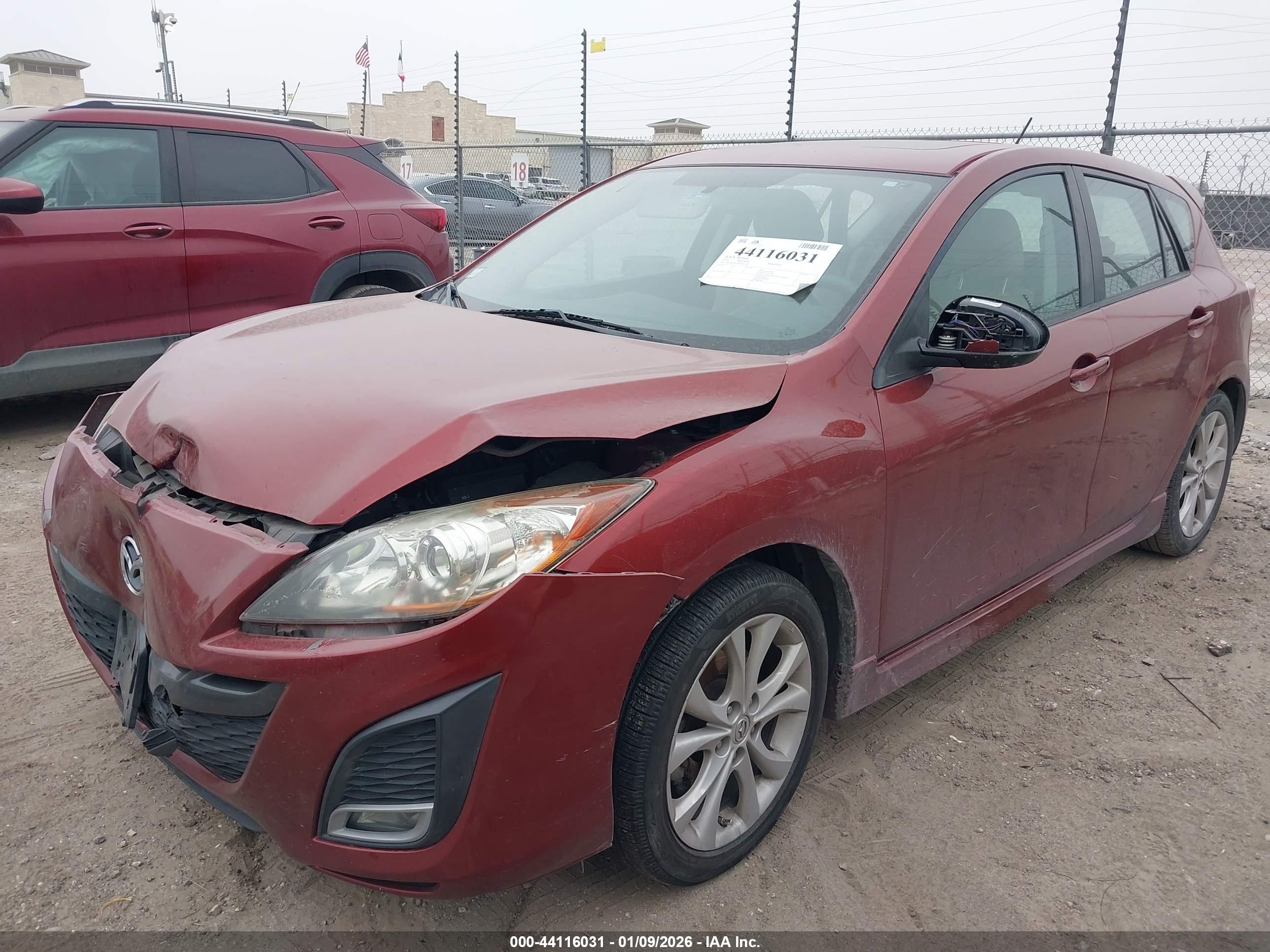 MAZDA MAZDA3 image 2