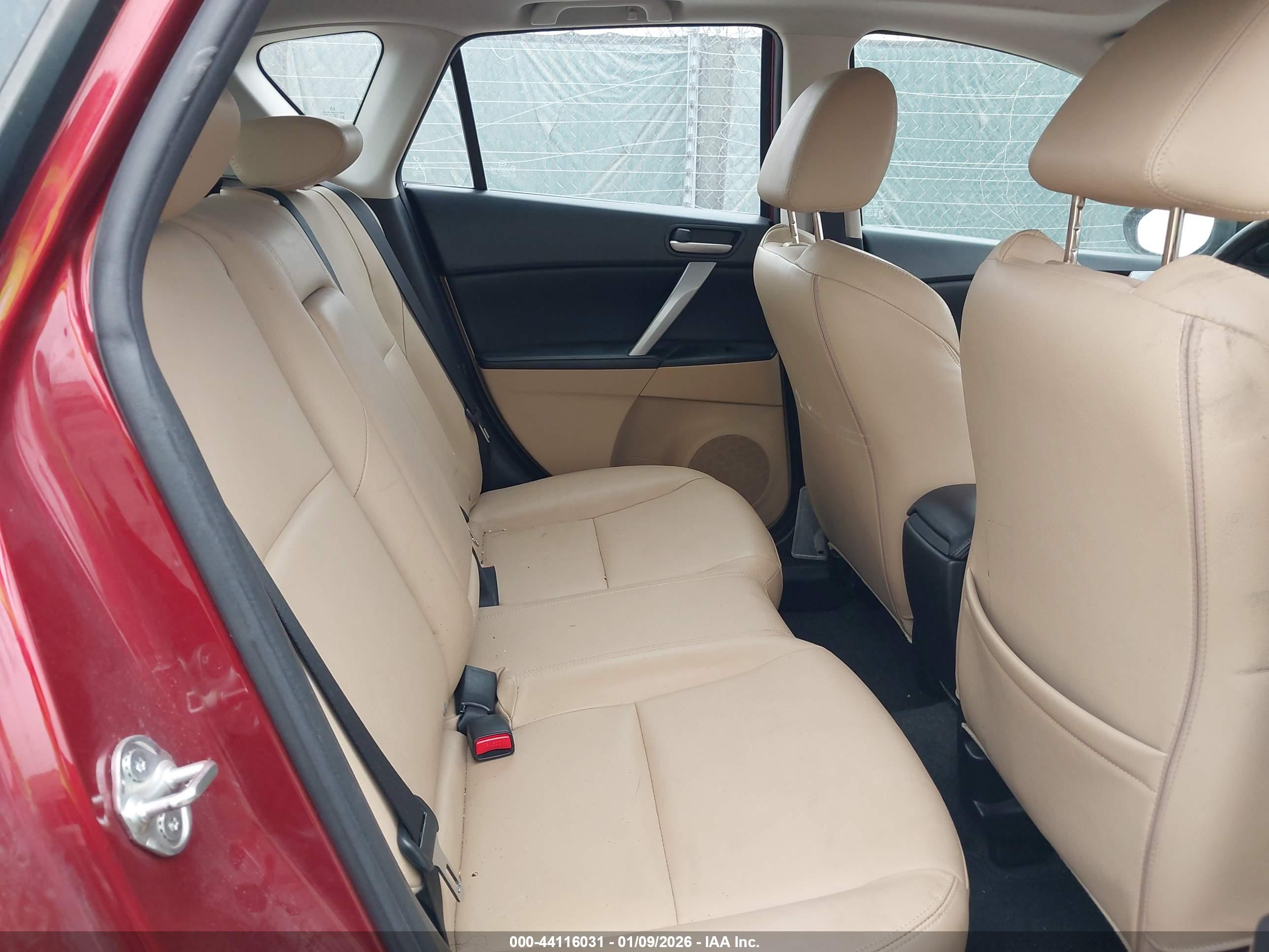 MAZDA MAZDA3 image 8