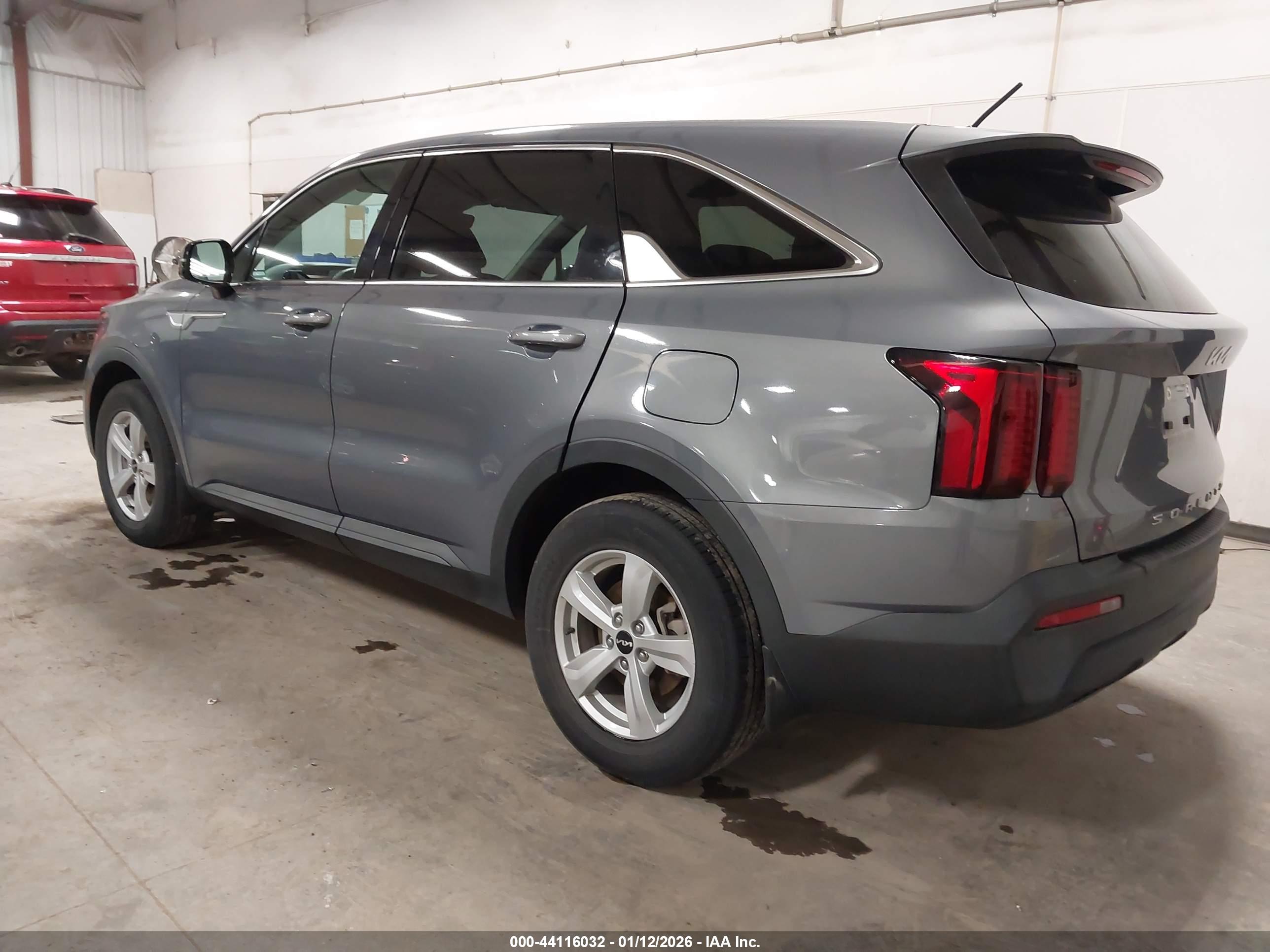 KIA SORENTO image 3