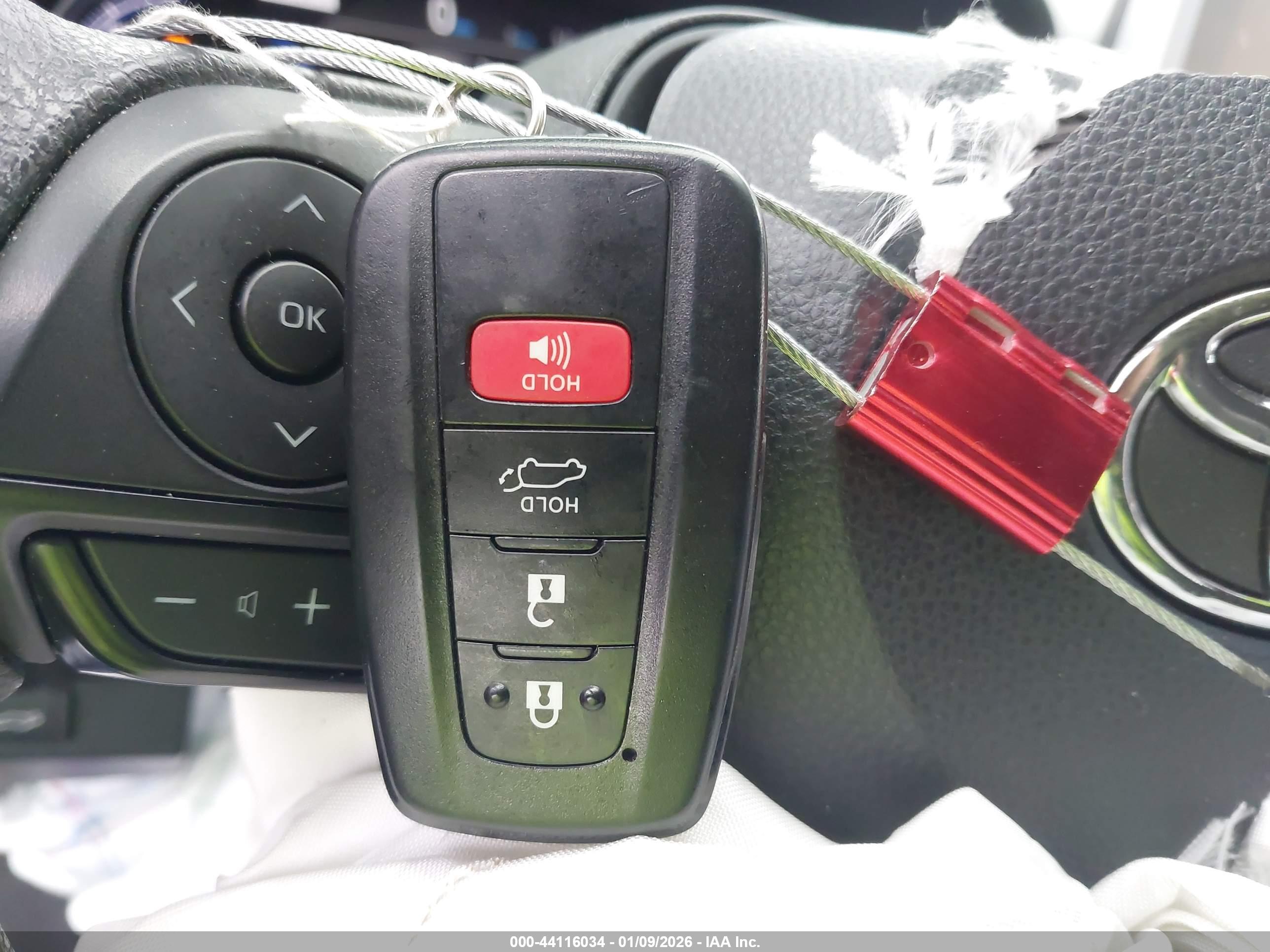 TOYOTA RAV4 image 11
