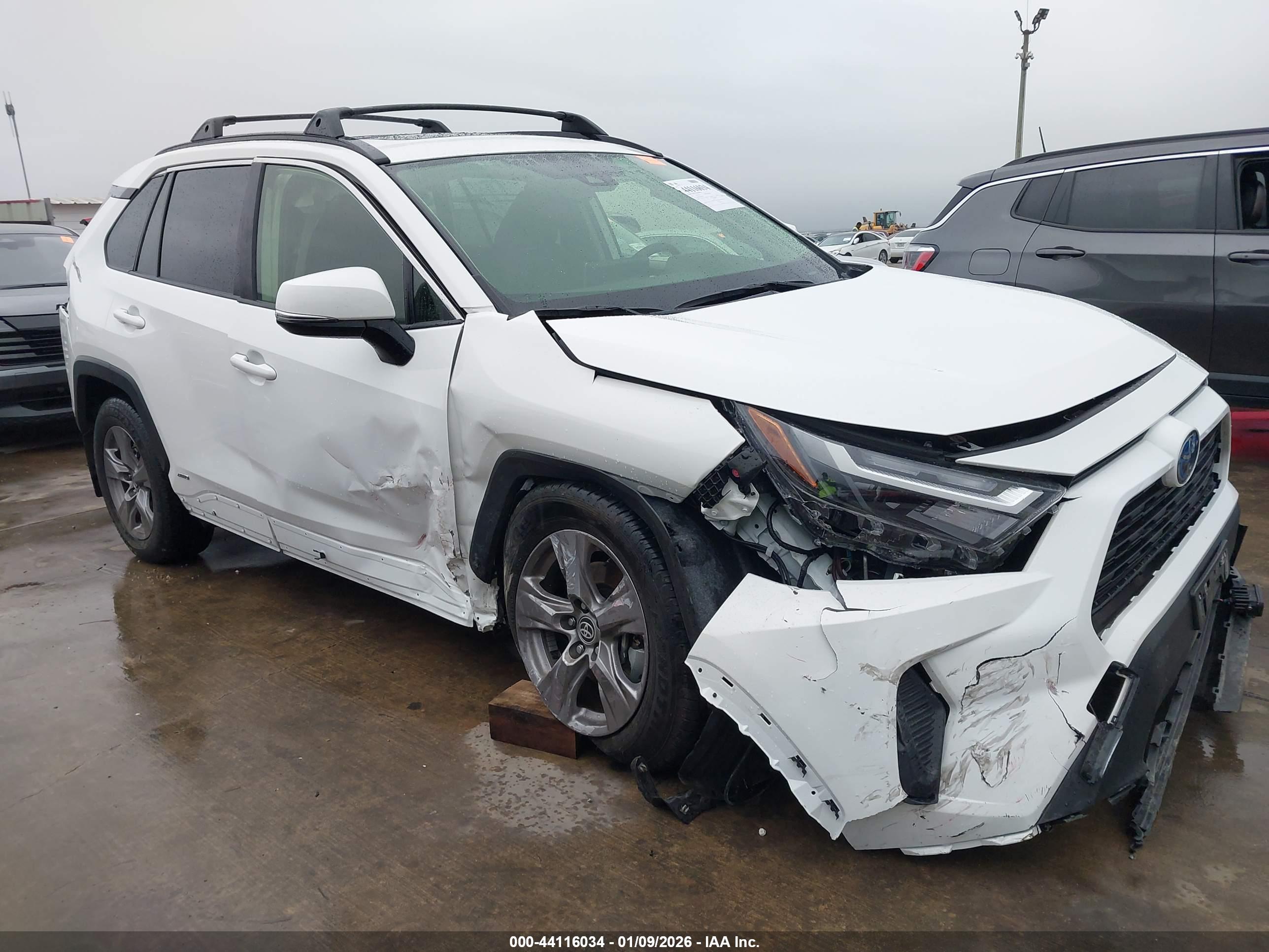 TOYOTA RAV4 image 6