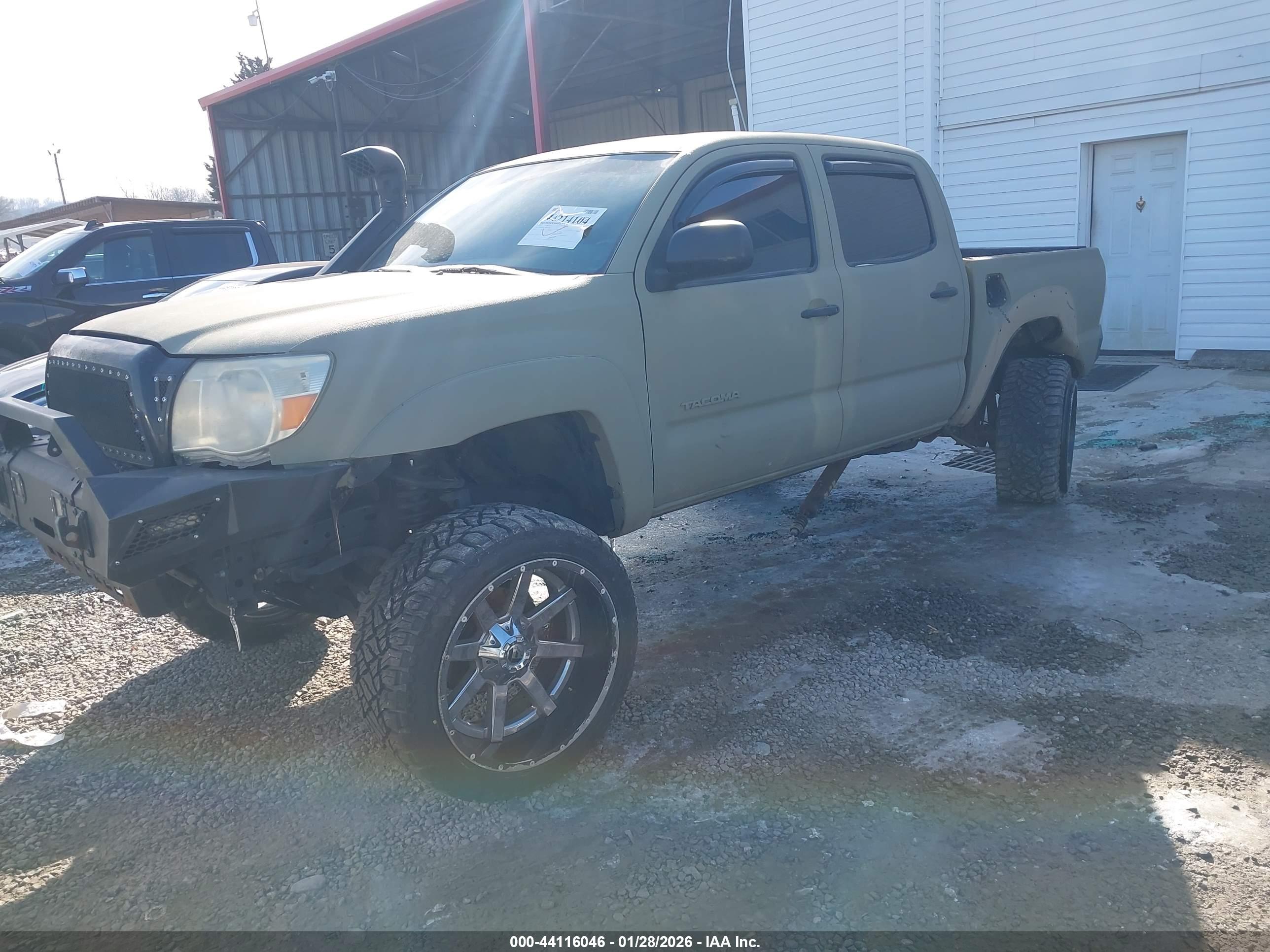 TOYOTA TACOMA image 2