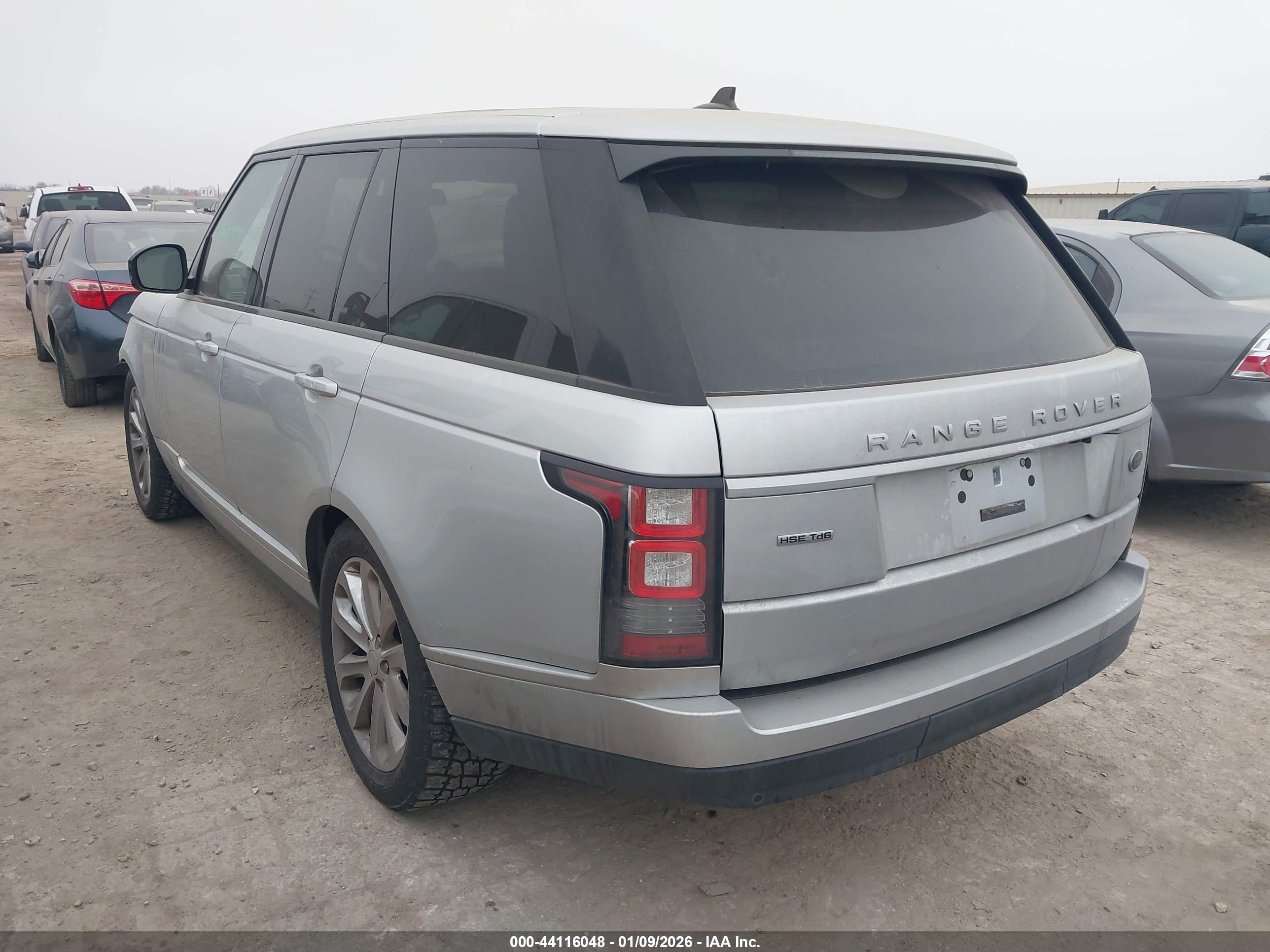 LAND ROVER image 3