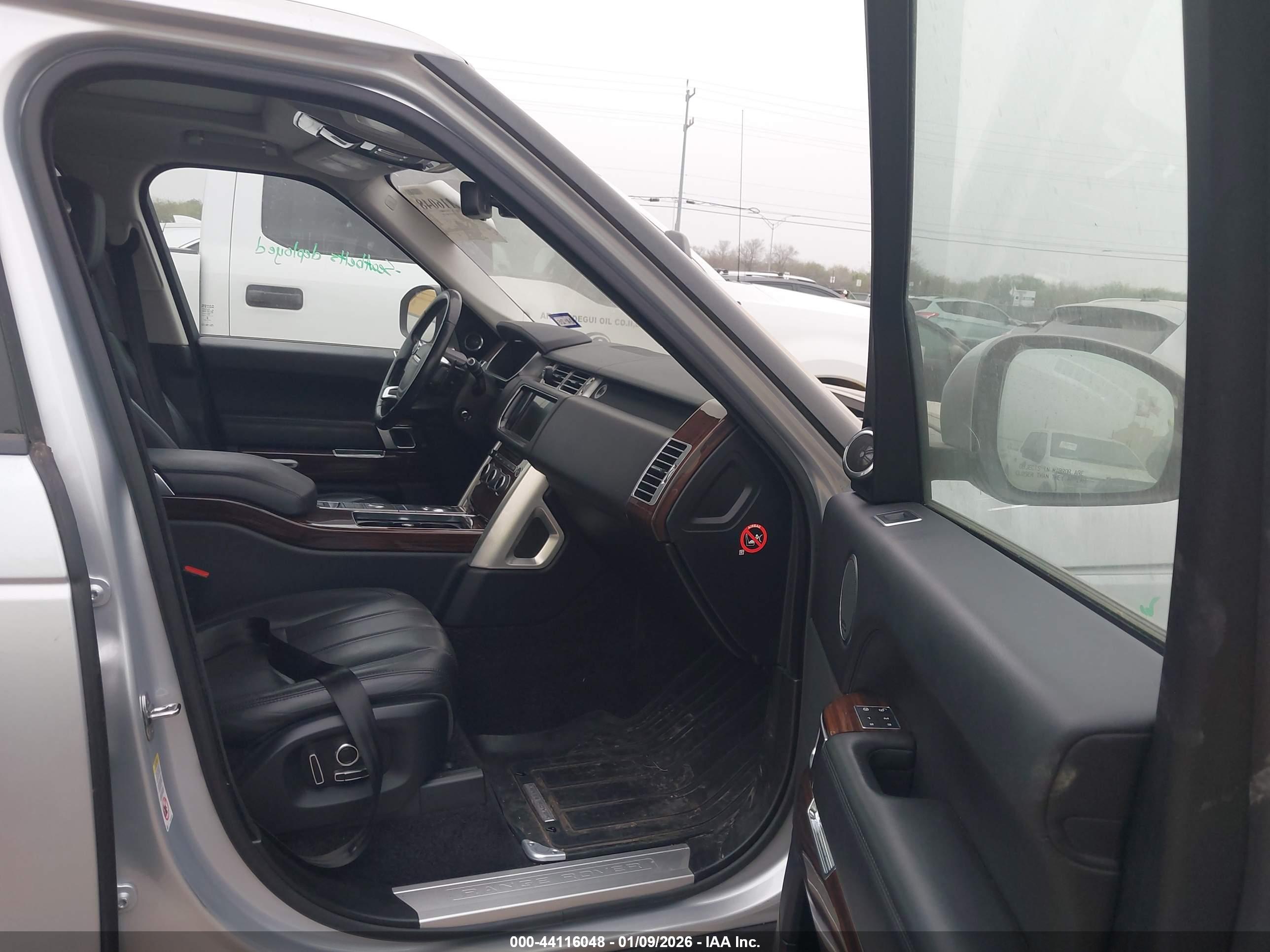 LAND ROVER image 5