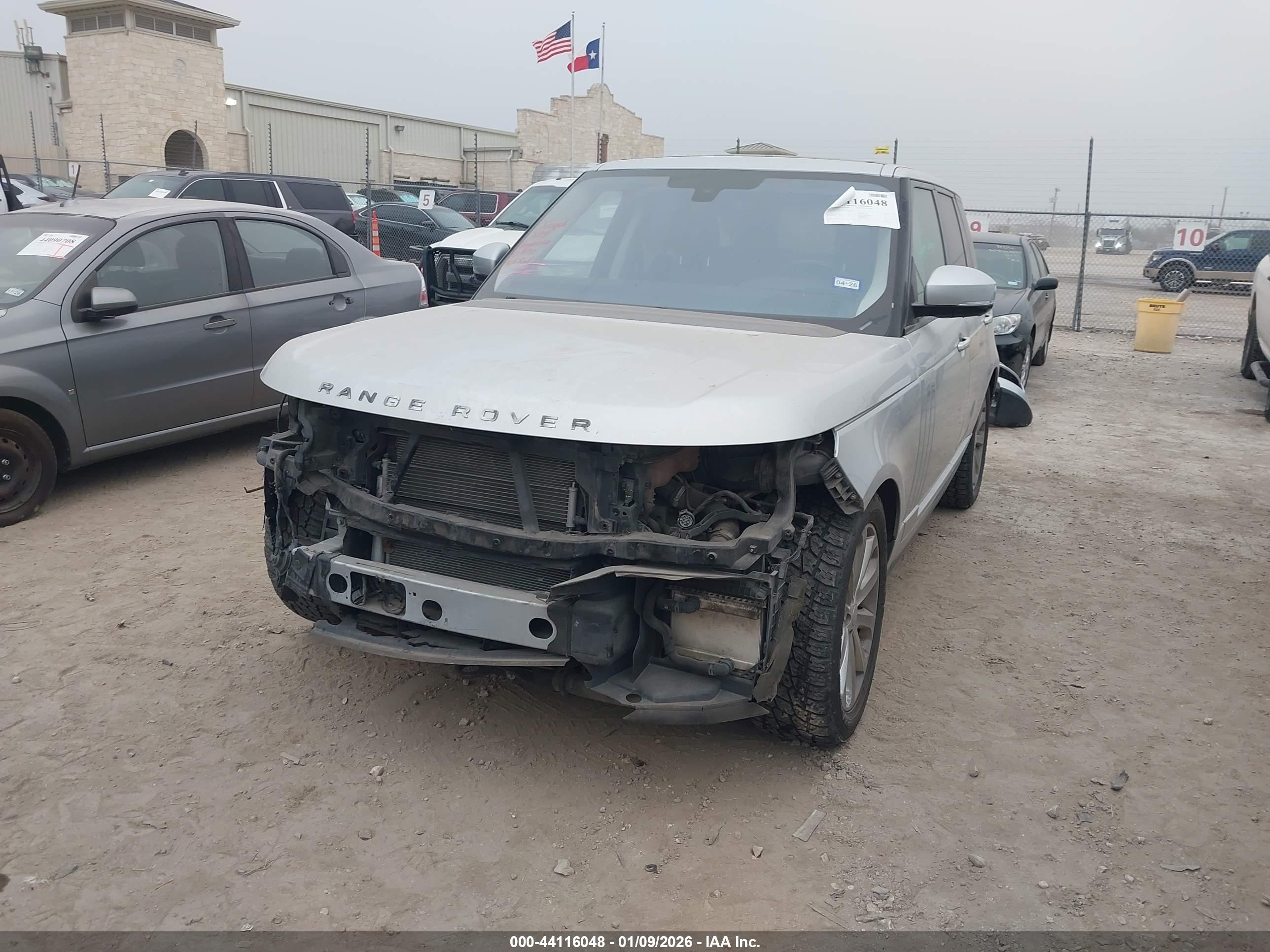 LAND ROVER image 6