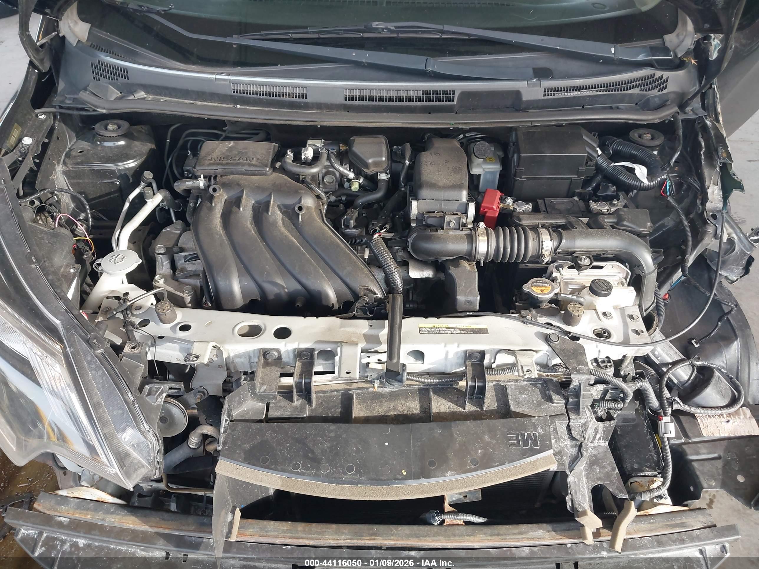 NISSAN VERSA image 10
