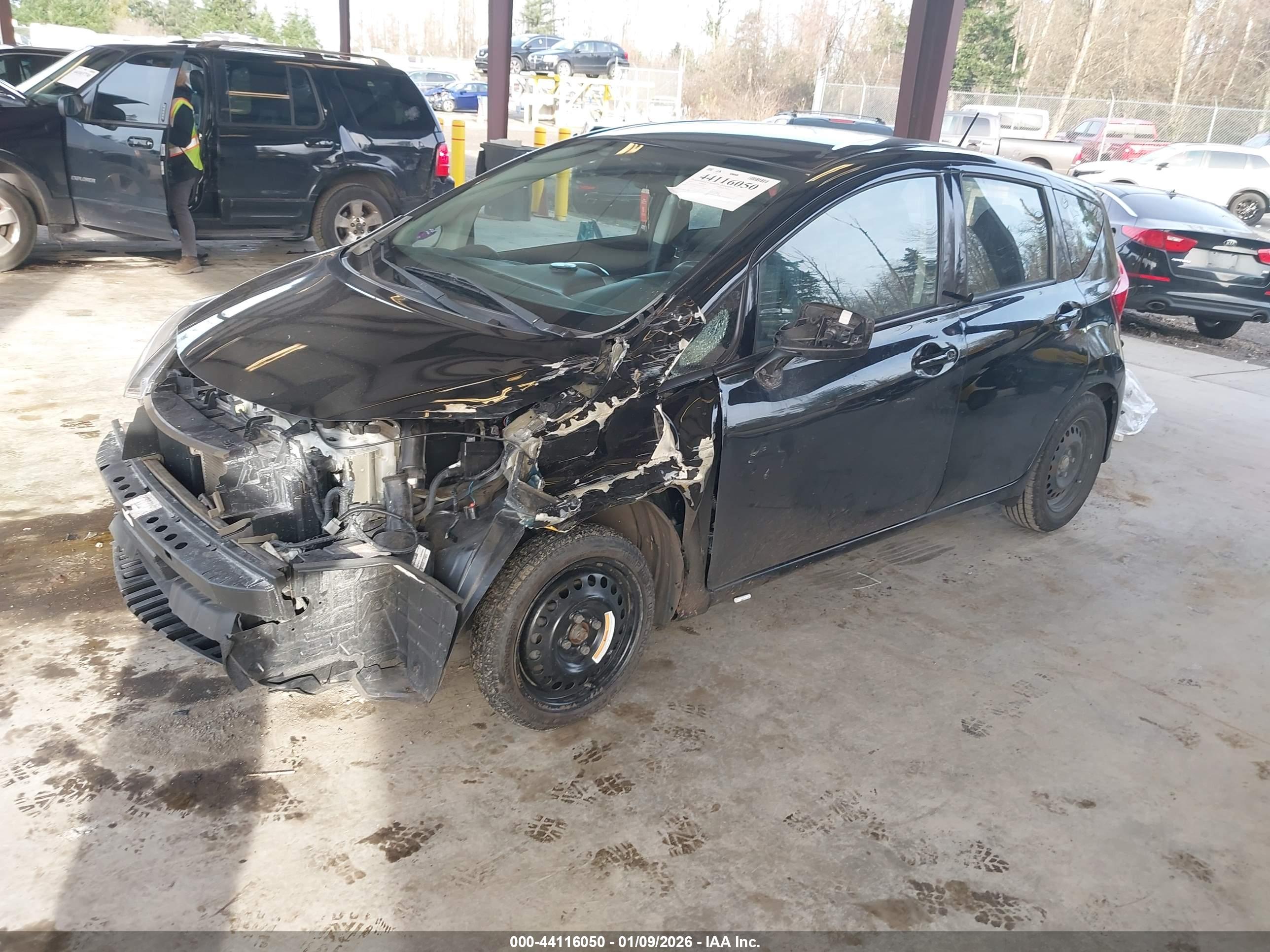 NISSAN VERSA image 2