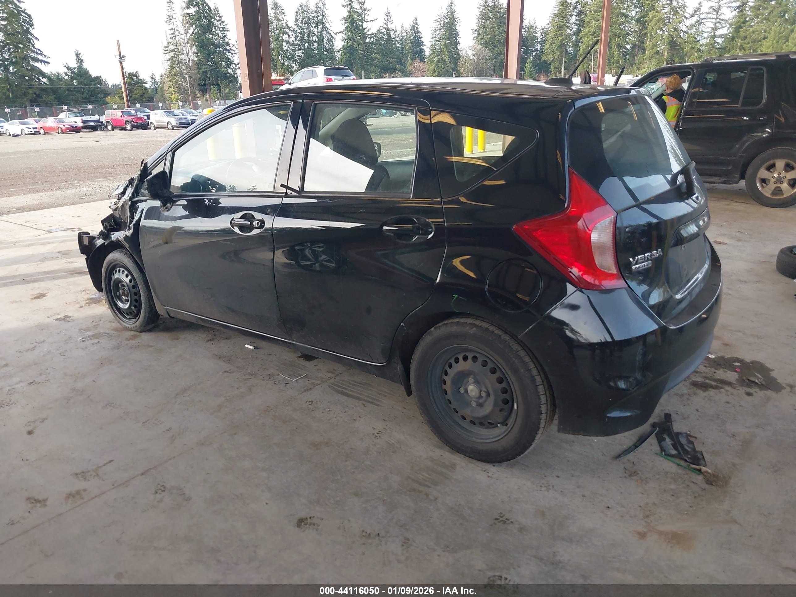 NISSAN VERSA image 3
