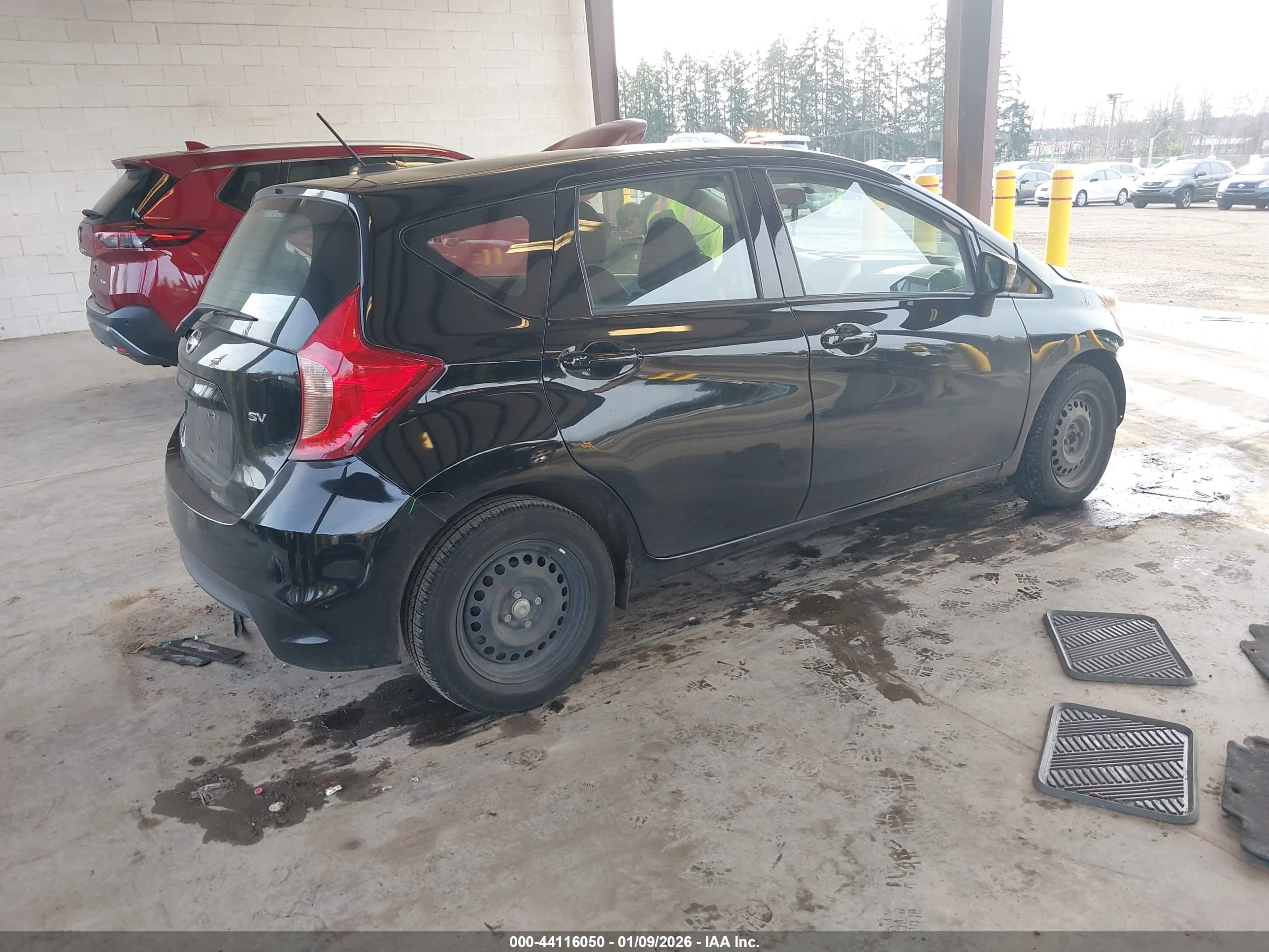 NISSAN VERSA image 4