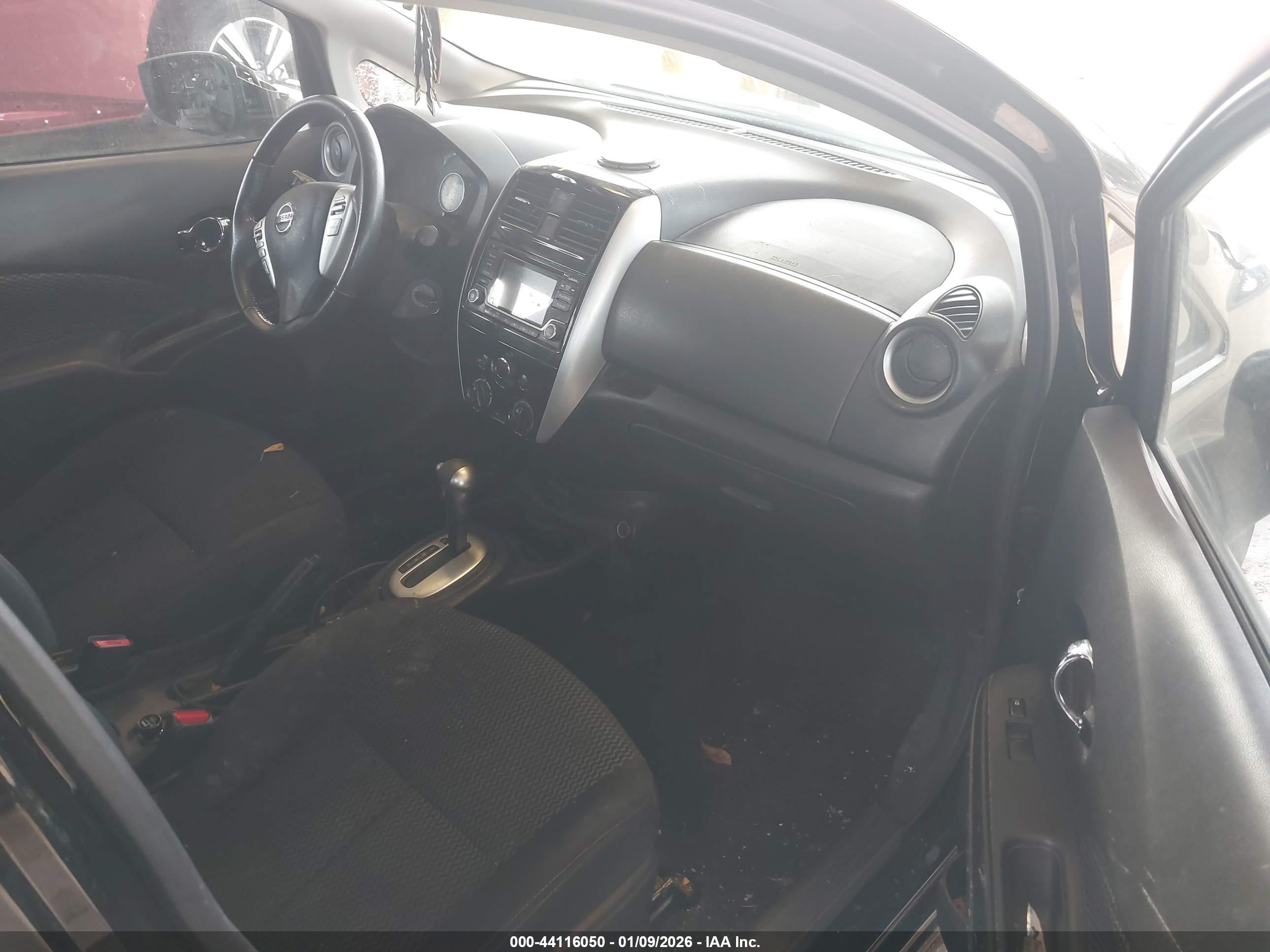 NISSAN VERSA image 5